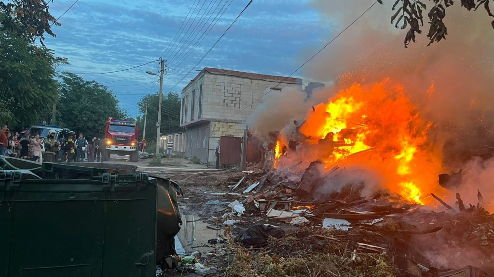 В МЧС назвали причины крупных пожаров в Астрахани