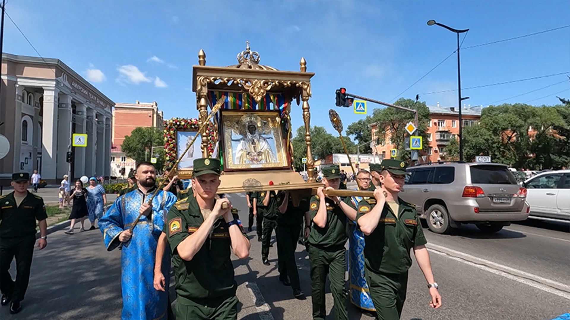 Крестный ход с Албазинской иконой Божией Матери прошел в Благовещенске