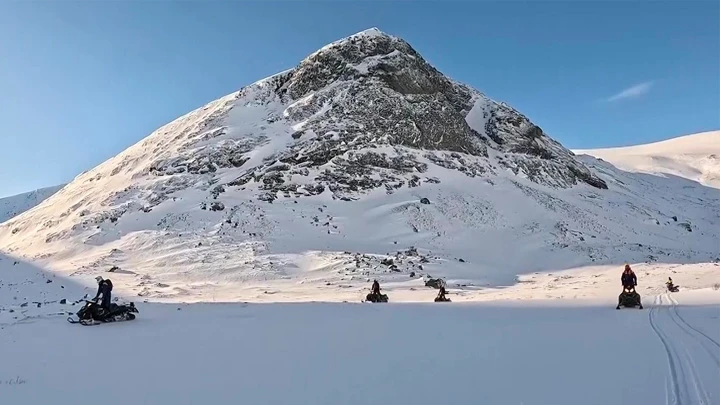 Russland Morgen. Murmansk Große Sammlung von Rettern der EMERCOM von Russland endete in der Khibiny