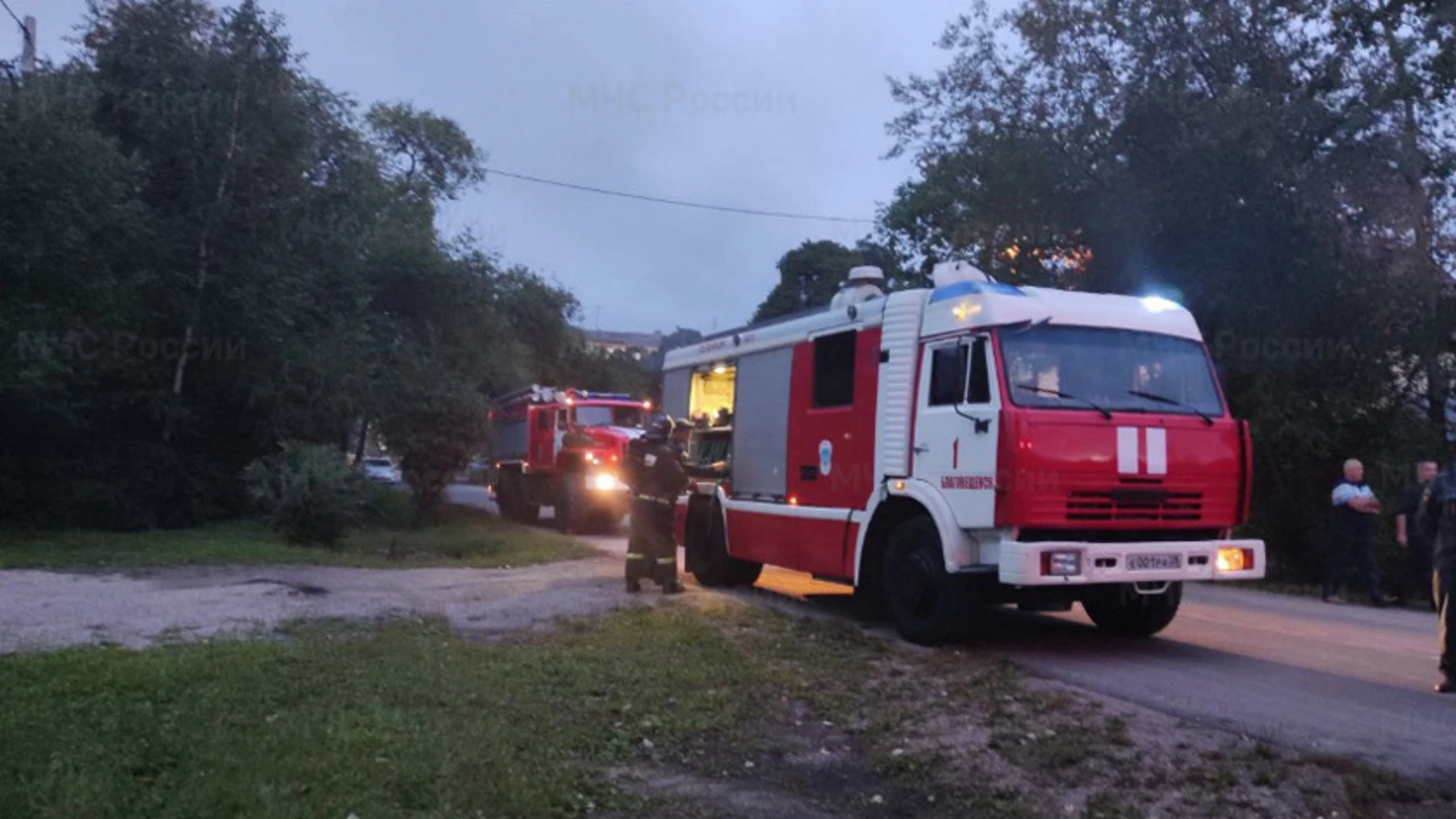 Больше 20 огнеборцев тушили пожар в центре Благовещенска