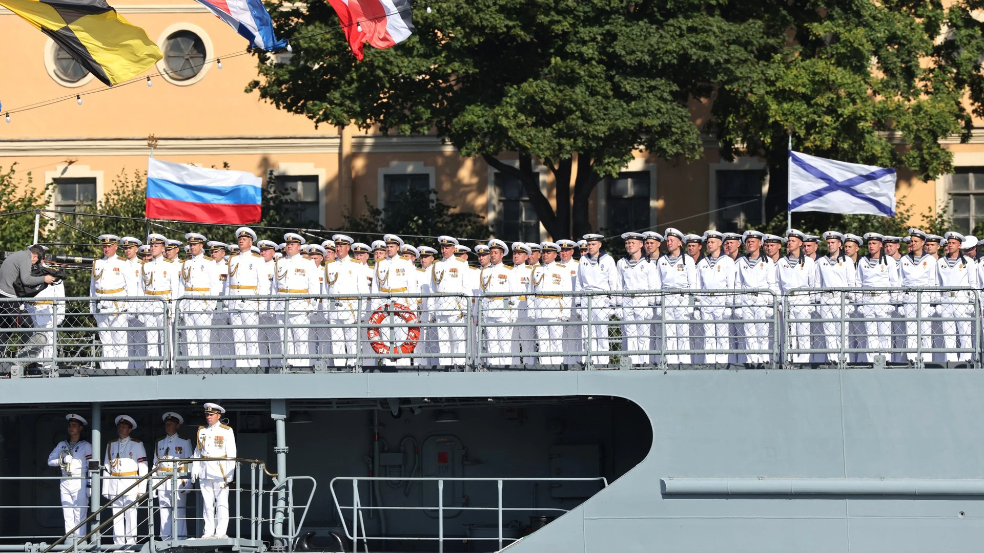 В Санкт-Петербурге прошел Главный военно-морской парад