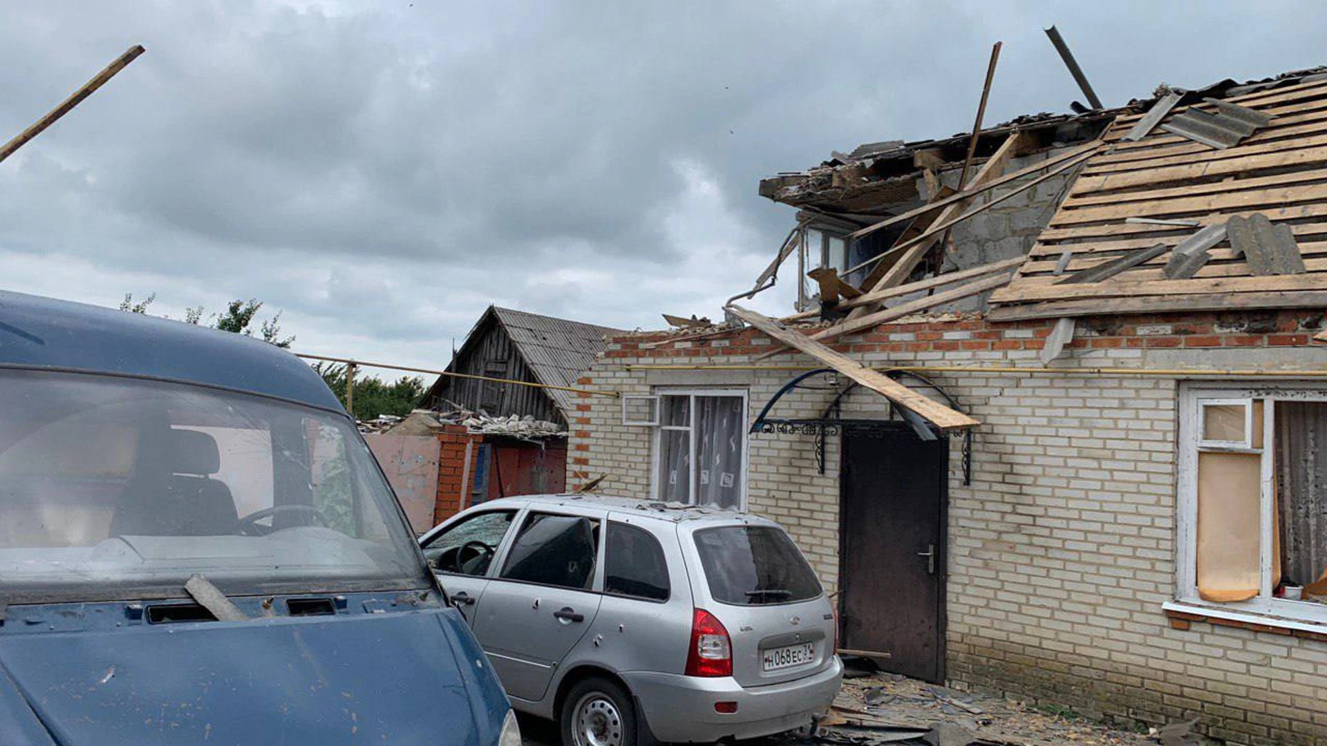 Снаряд попал в частный дом в белгородском селе