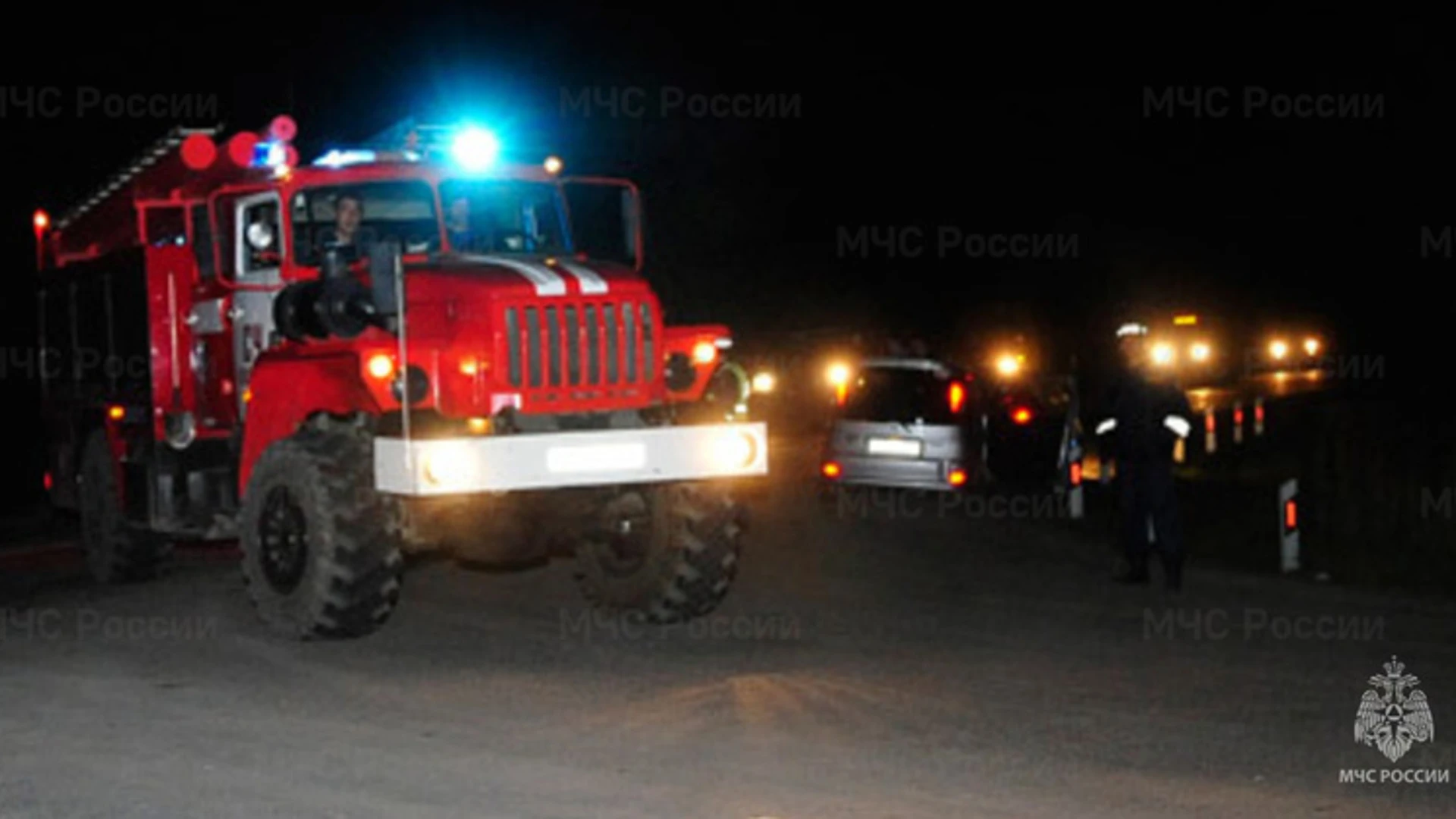 В Саракташе пожарные из горящего дома спасли мужчину