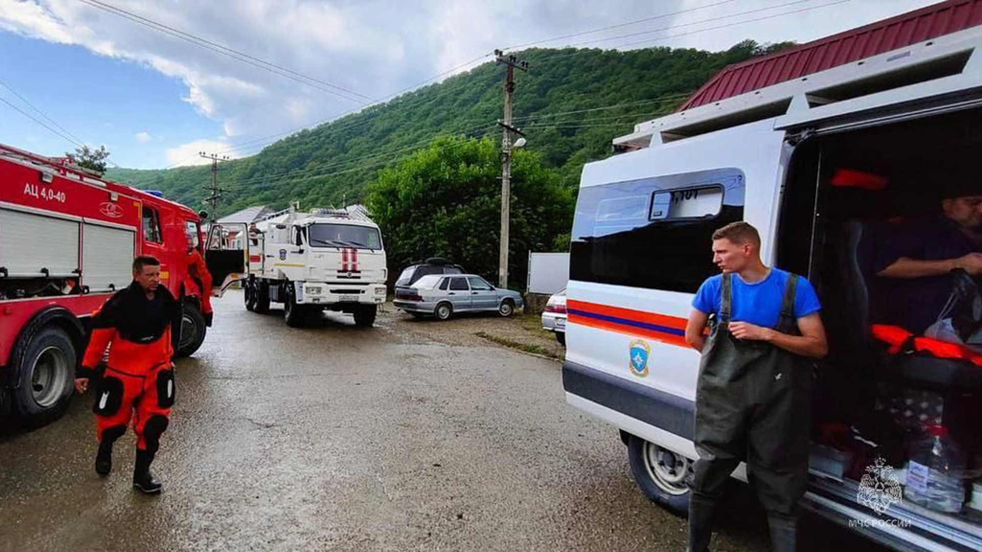 В Туапсинском районе устраняют последствия залпового ливня