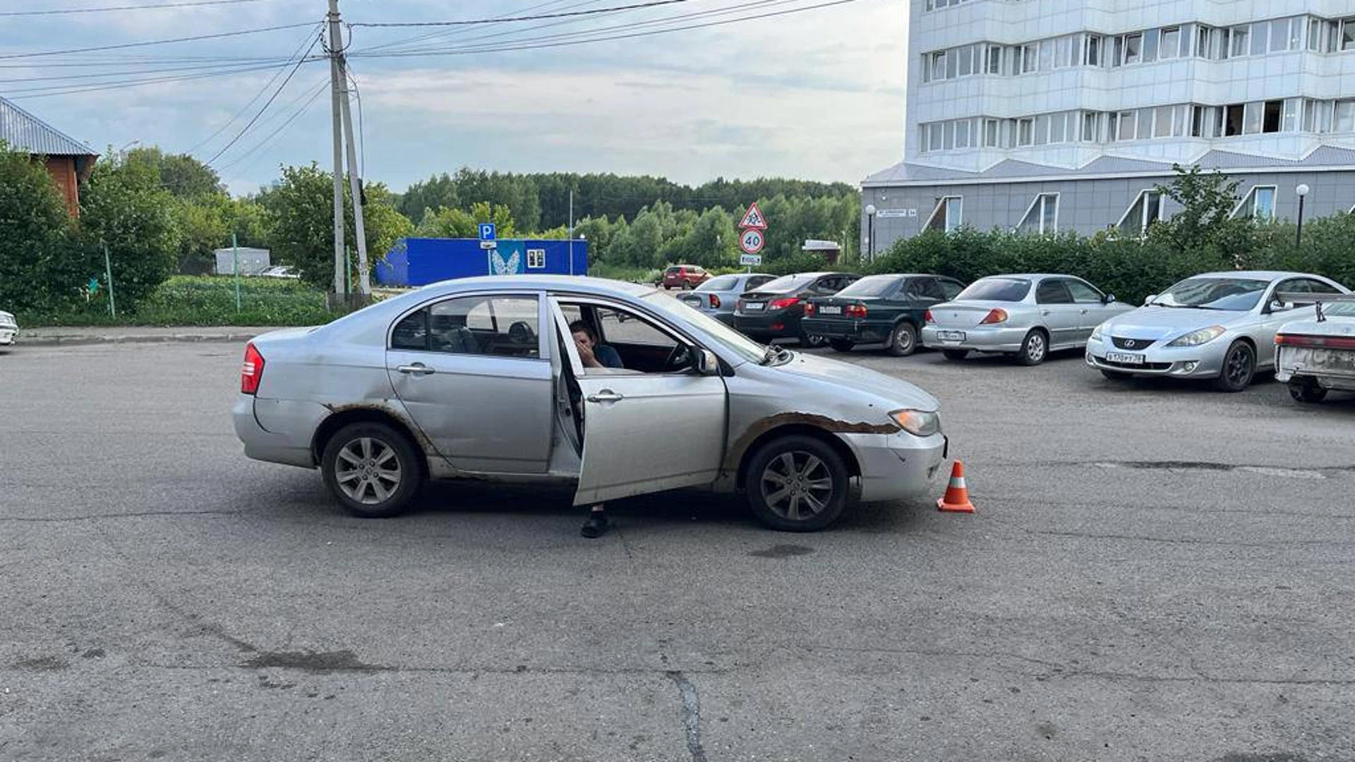 В Томске автомобиль сбил 9-летнего велосипедиста, ребенок в больнице