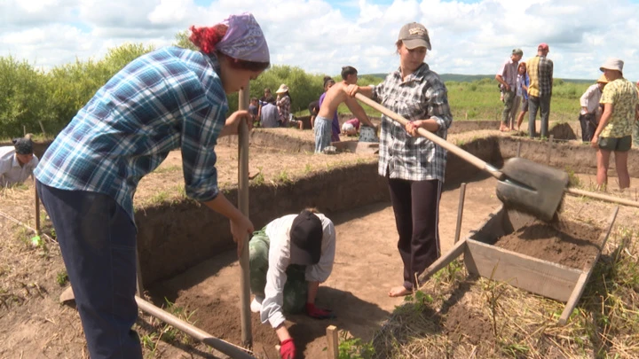 Вести – Амурская область Даурское городище в Благовещенском районе спасают археологи