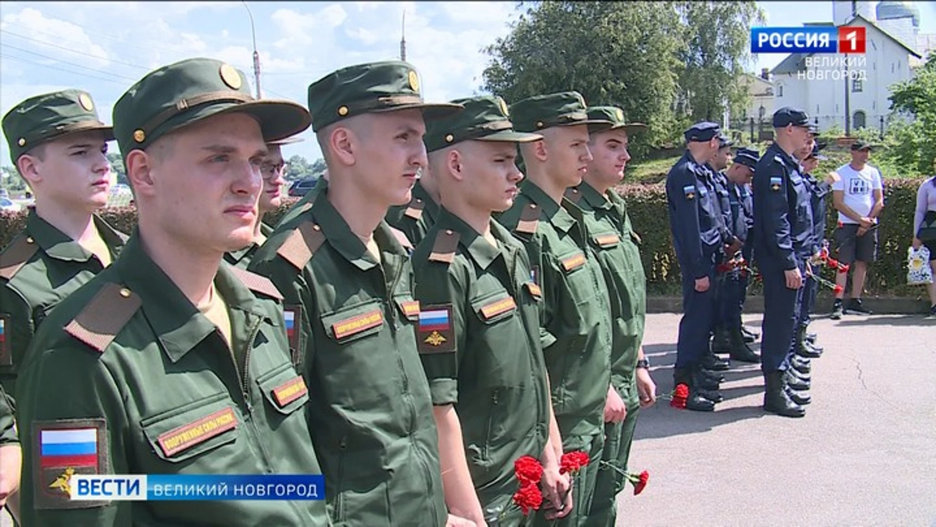 В Великом Новгороде прошла торжественная церемония проводов призывников на службу в армию