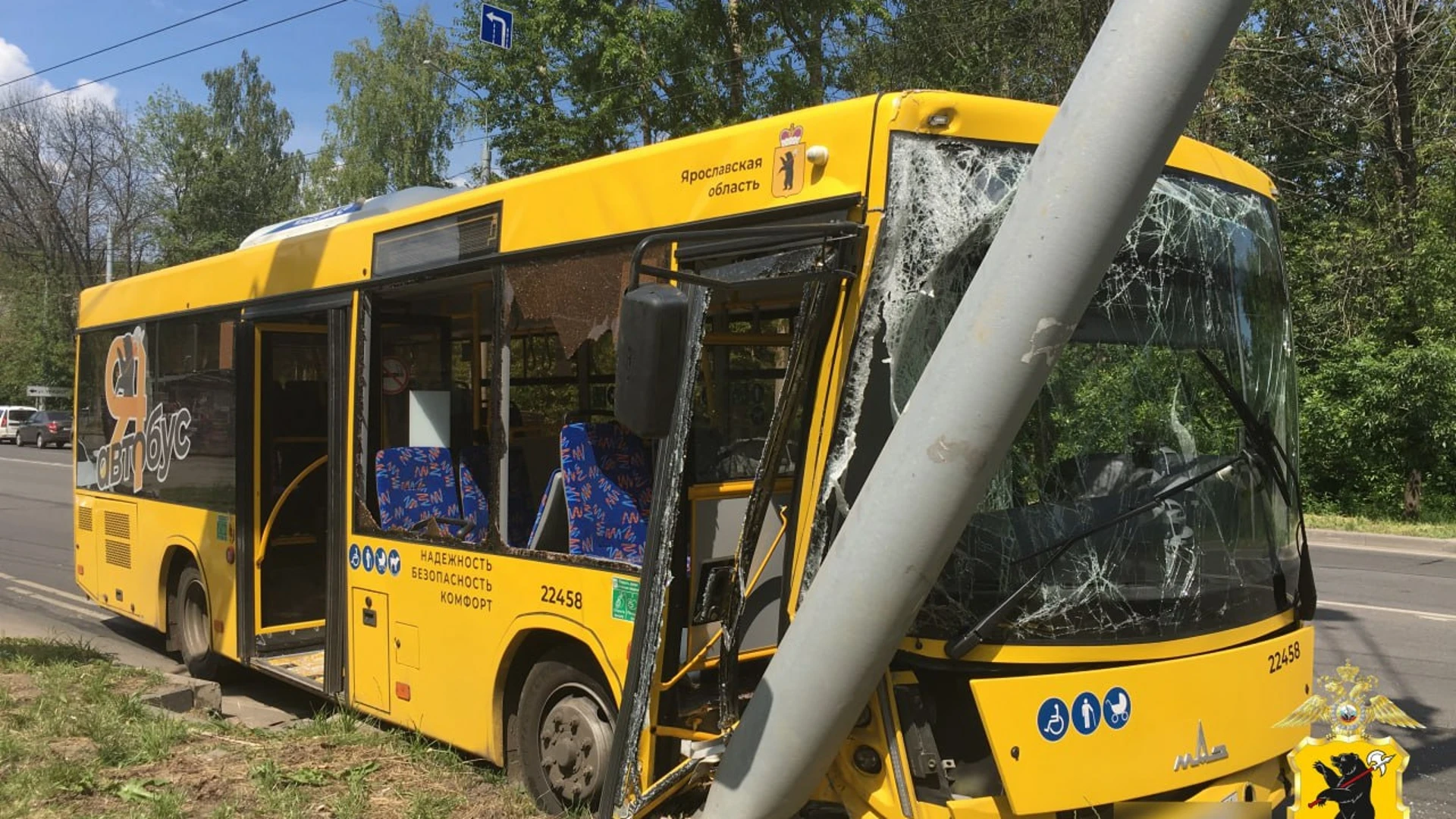 Девять человек пострадали в ДТП с автобусом в Ярославле