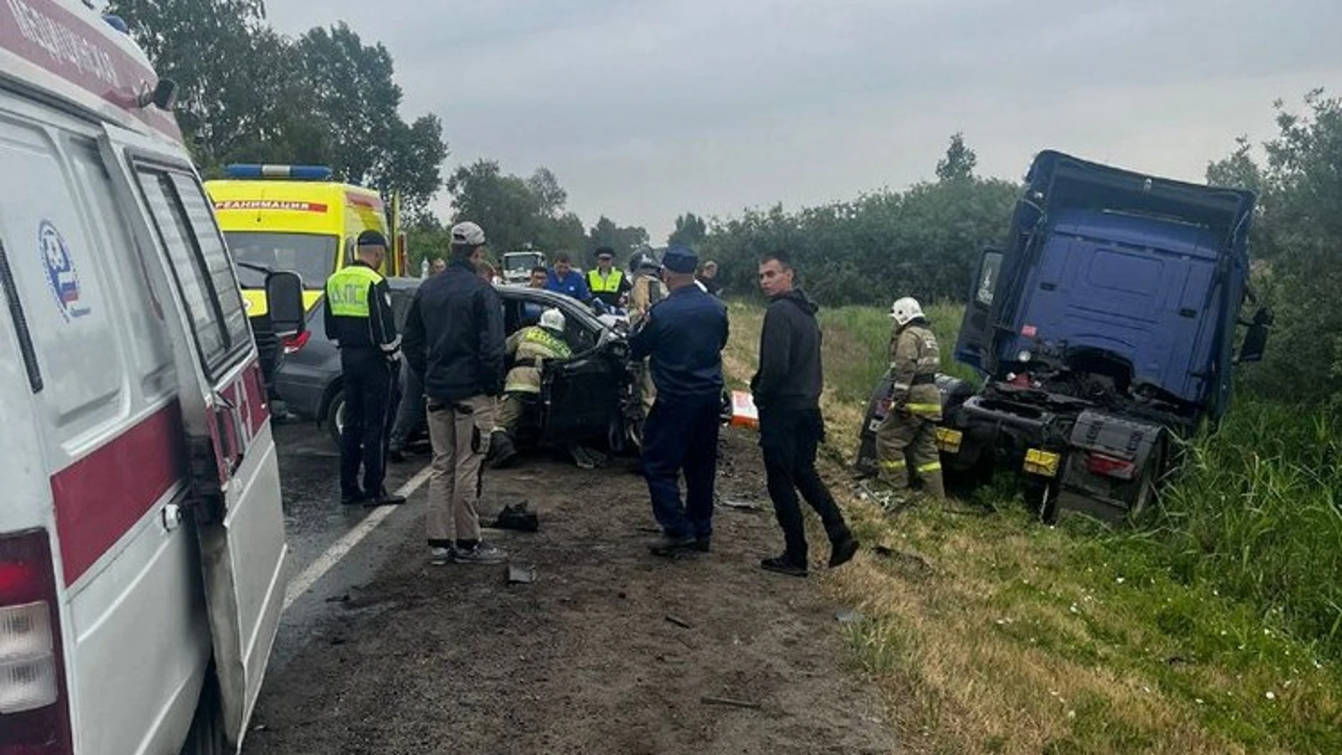 Под Новосибирском 47-летний водитель погиб в лобовом столкновении с грузовиком