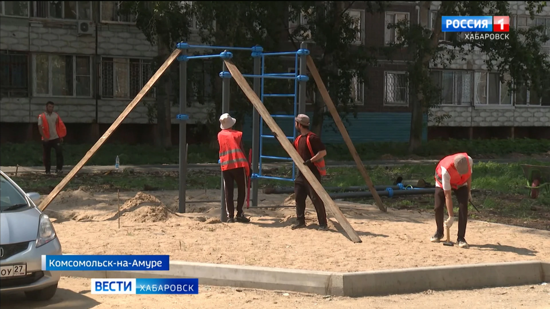 В Городе юности готовят к сдаче первый двор, благоустроенный по программе "1000 дворов" в 2023 году