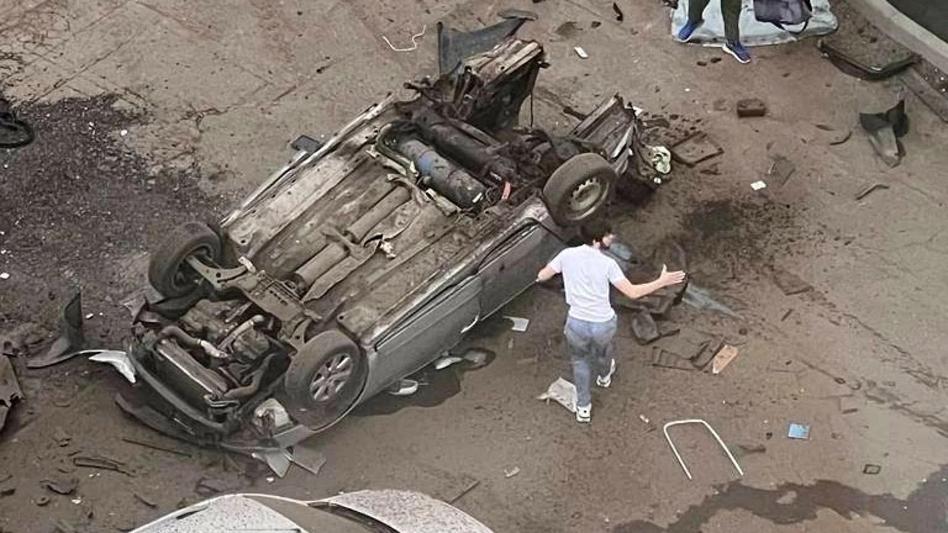 На севере Москвы взорвался автомобиль