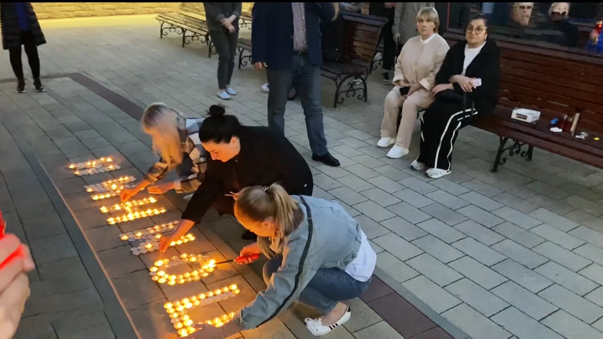 На Барбашовом поле прошла патриотическая акция "Свеча памяти"