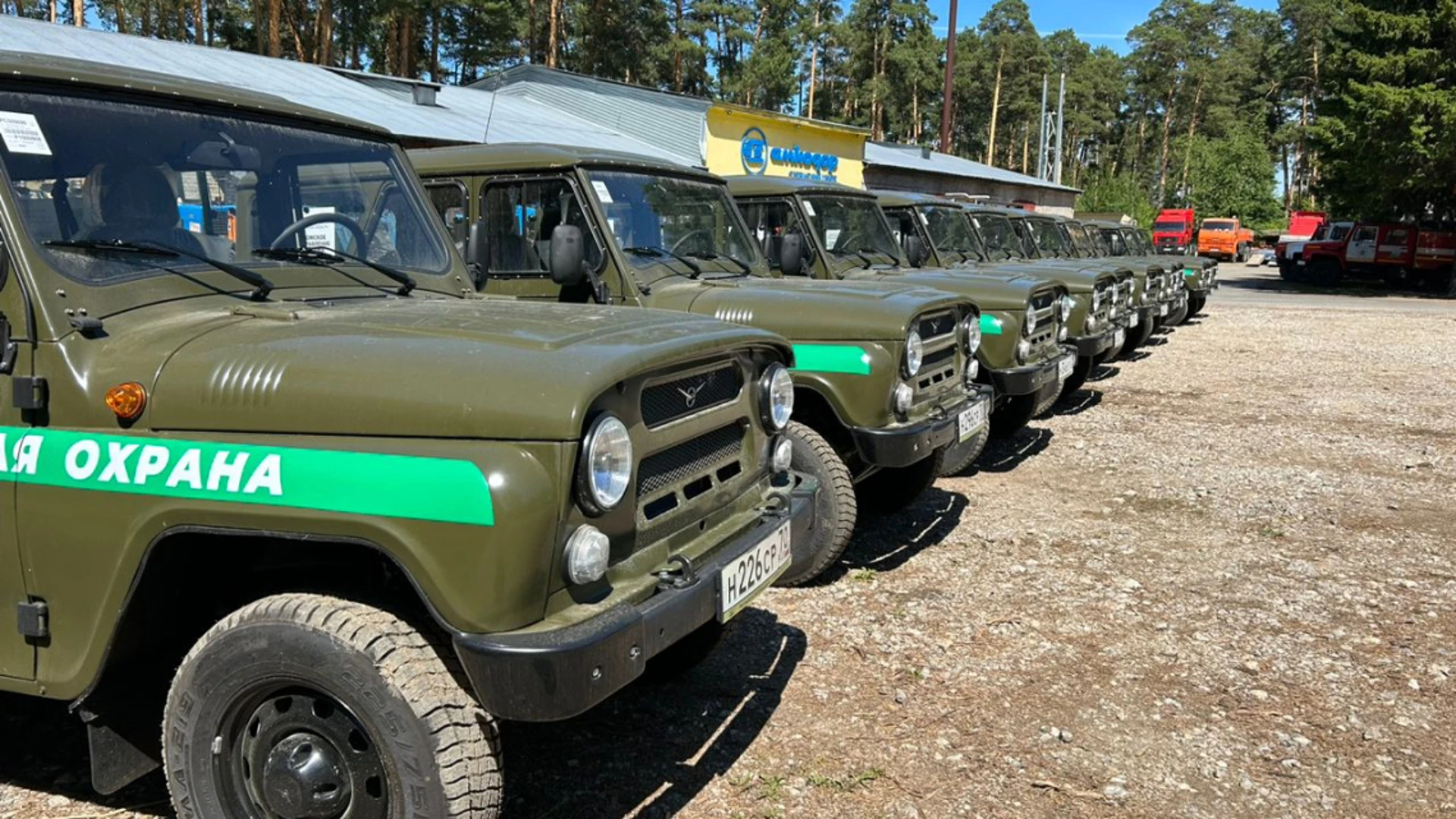 Лесничества Томской области получили десять новых внедорожников