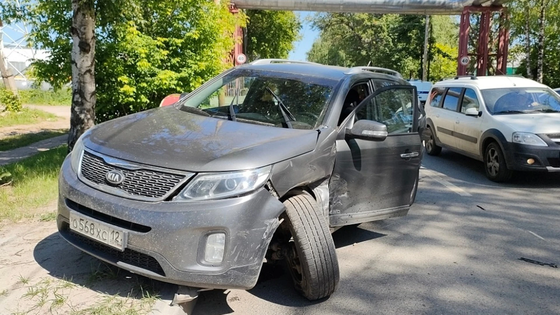 В Йошкар-Оле Kia во время разворота врезалась в BMW