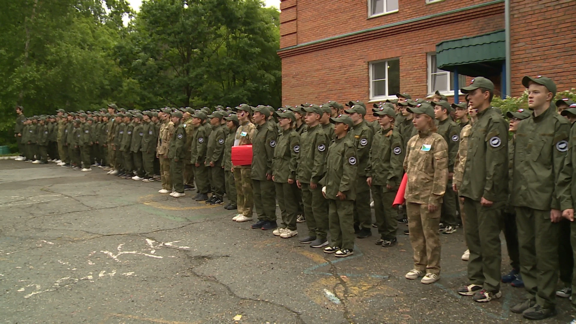 В центре военно-спортивной подготовки и патриотического воспитания началась первая загородная смена