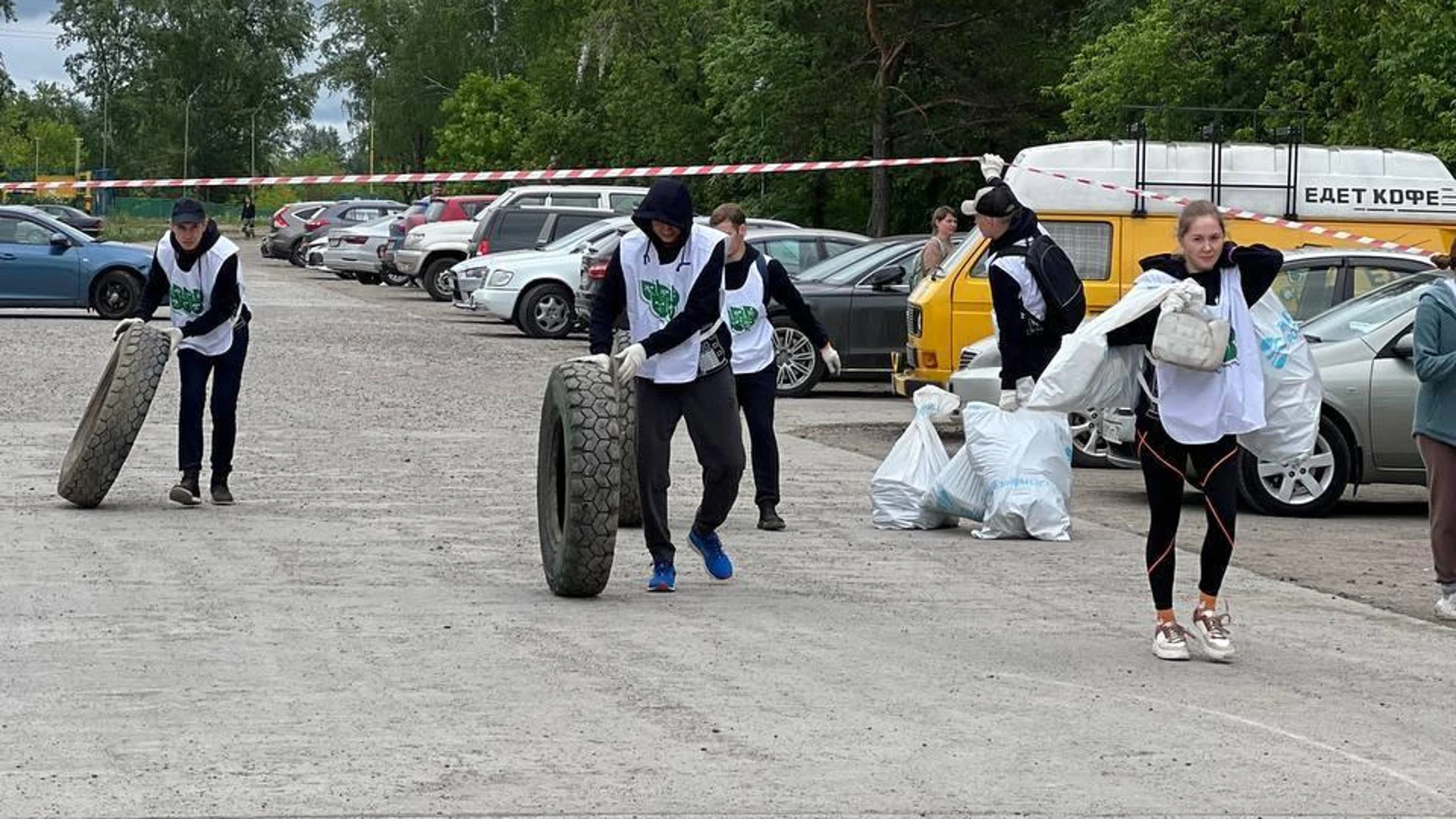 Более 400 кг собрали участники Чемпионата по спортивному сбору мусора в Томске