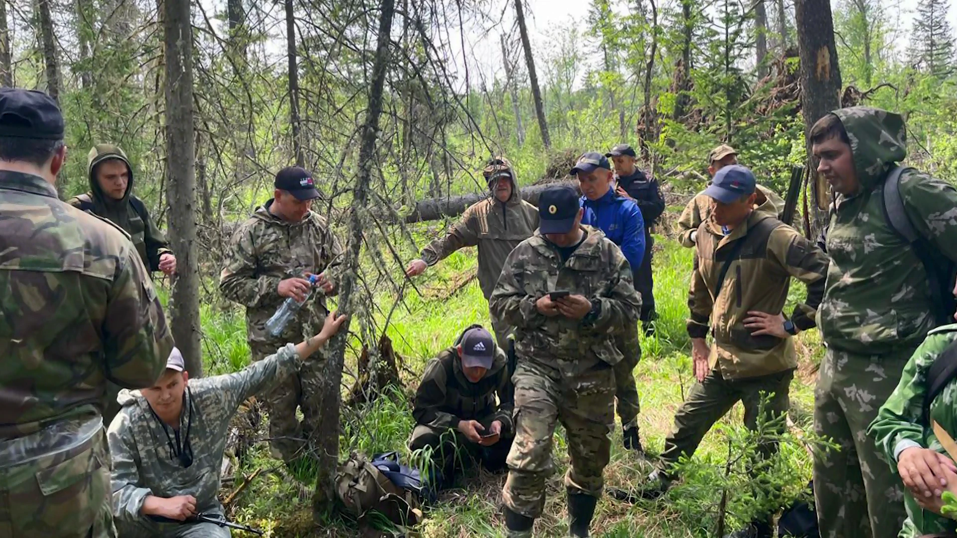 Полицейские, спасатели и волонтеры трое суток искали пропавшего в лесу красноярца