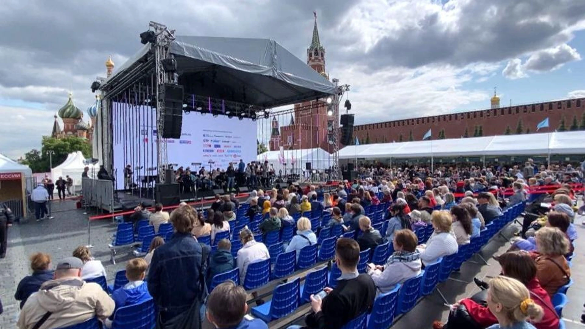 На Красной площади в Москве назвали победителей седьмой литературной премии "Лицей"