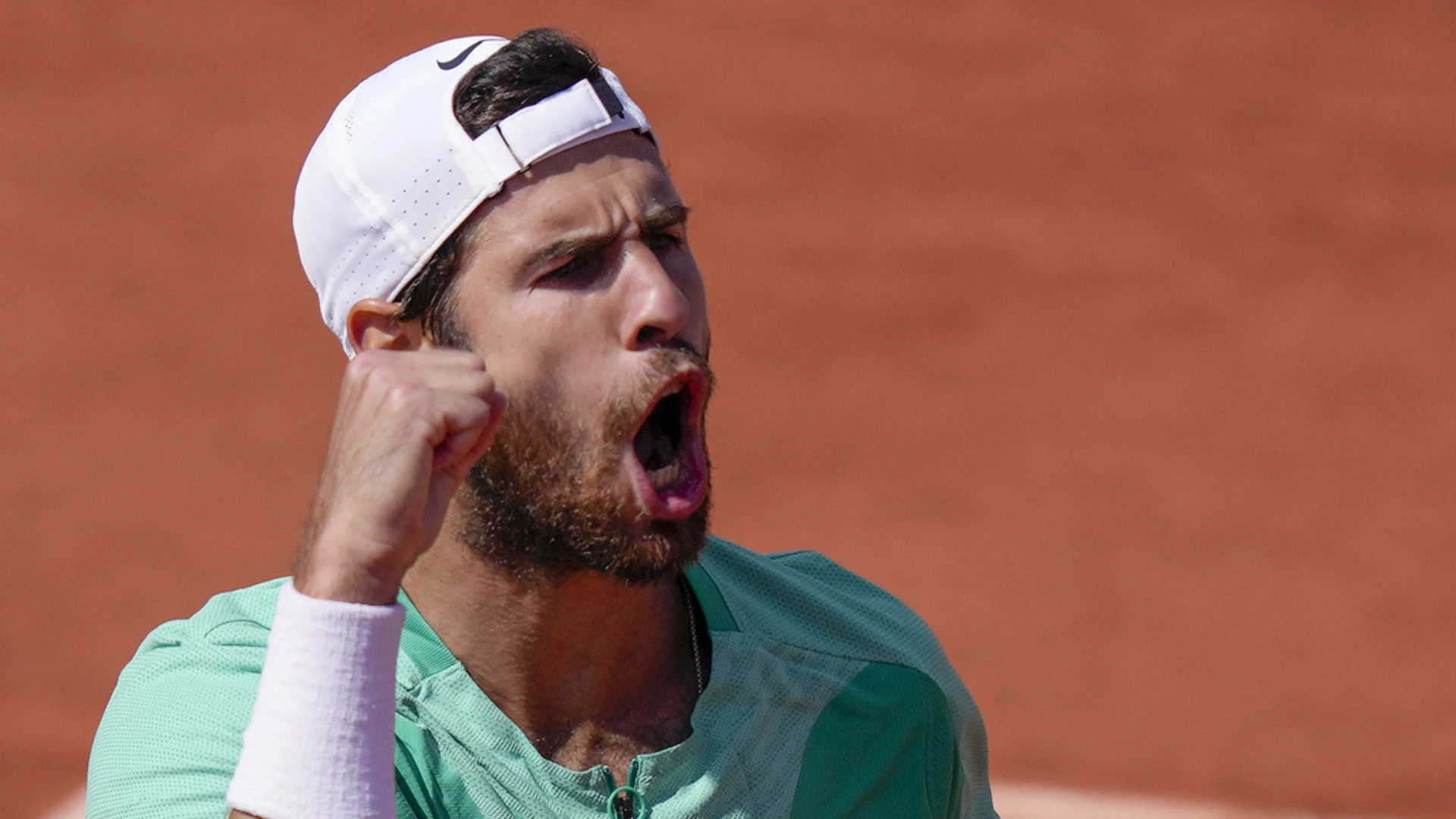 Хачанов проиграл Джоковичу и завершил выступления на Roland Garros