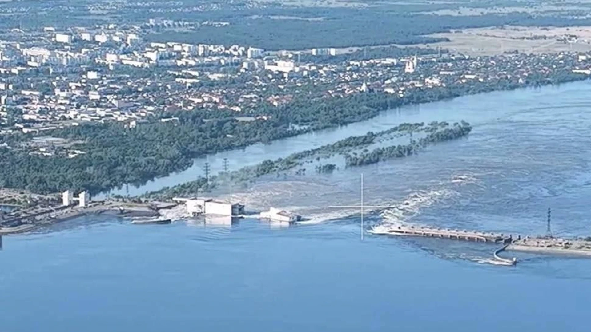 Каховская ГЭС окончательно ушла под воду