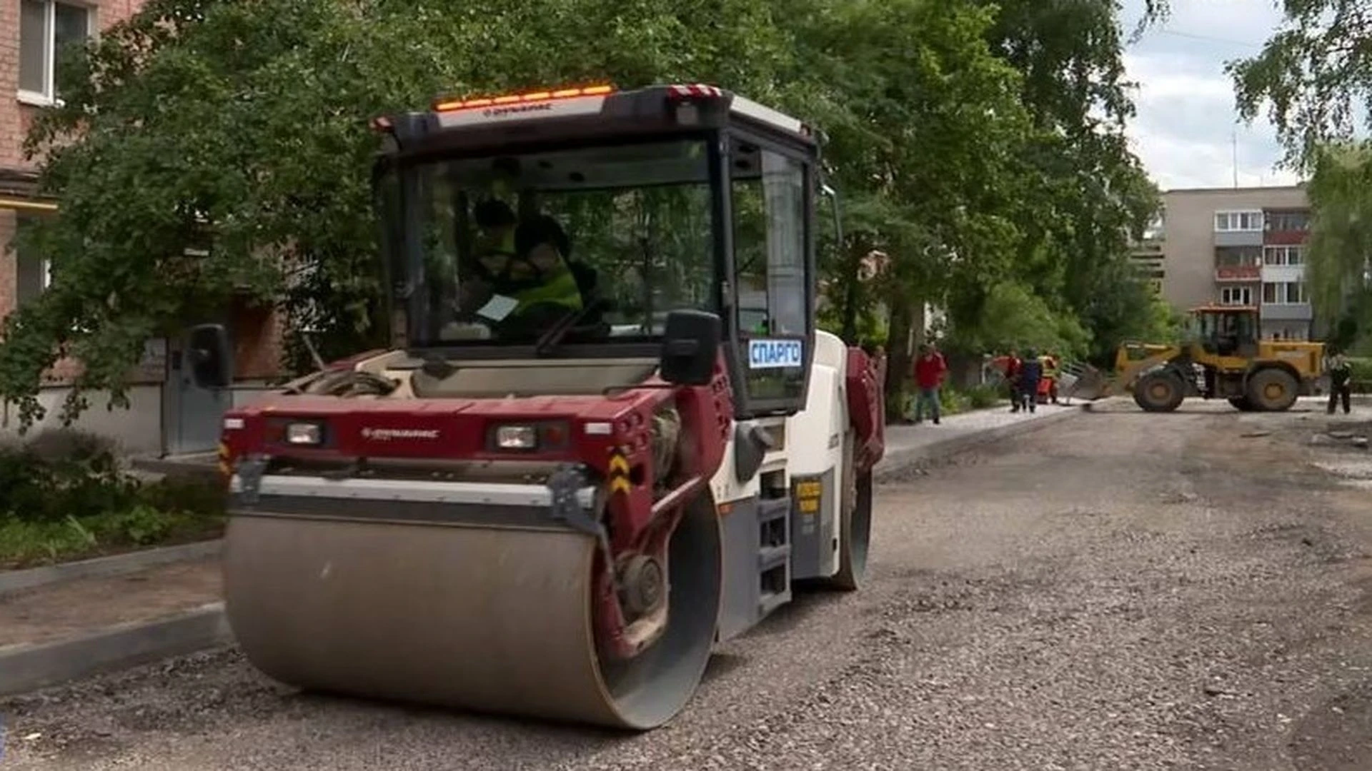 Во всех районах Перми приступили к работам по благоустройству дворов