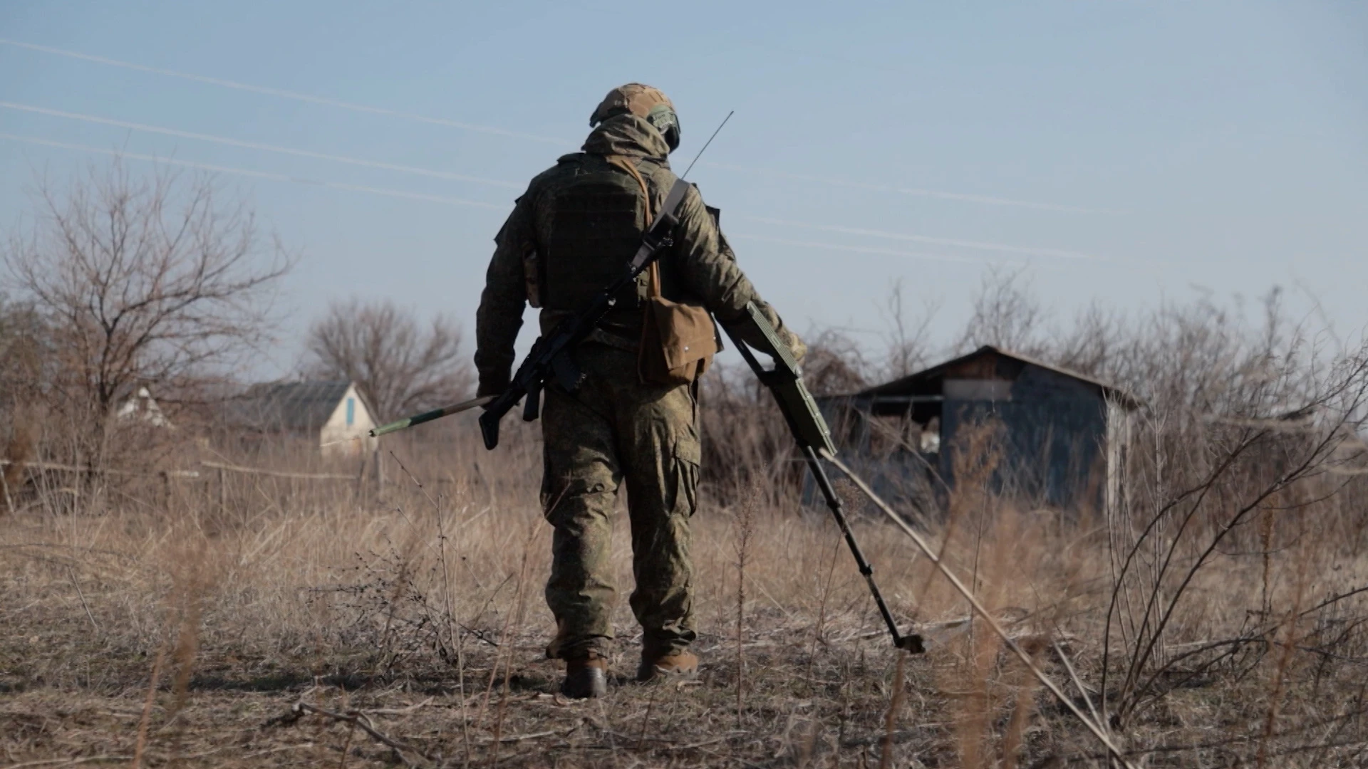 В Судже ВСУ разбросали взрывчатку под видом шоколадок и заминировали входы в дома