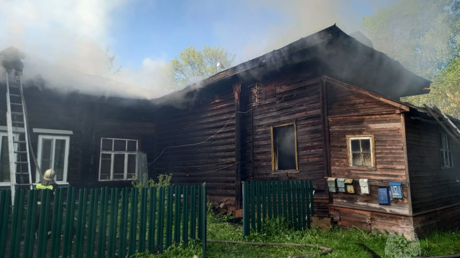 При пожаре в Родниках погибла женщина