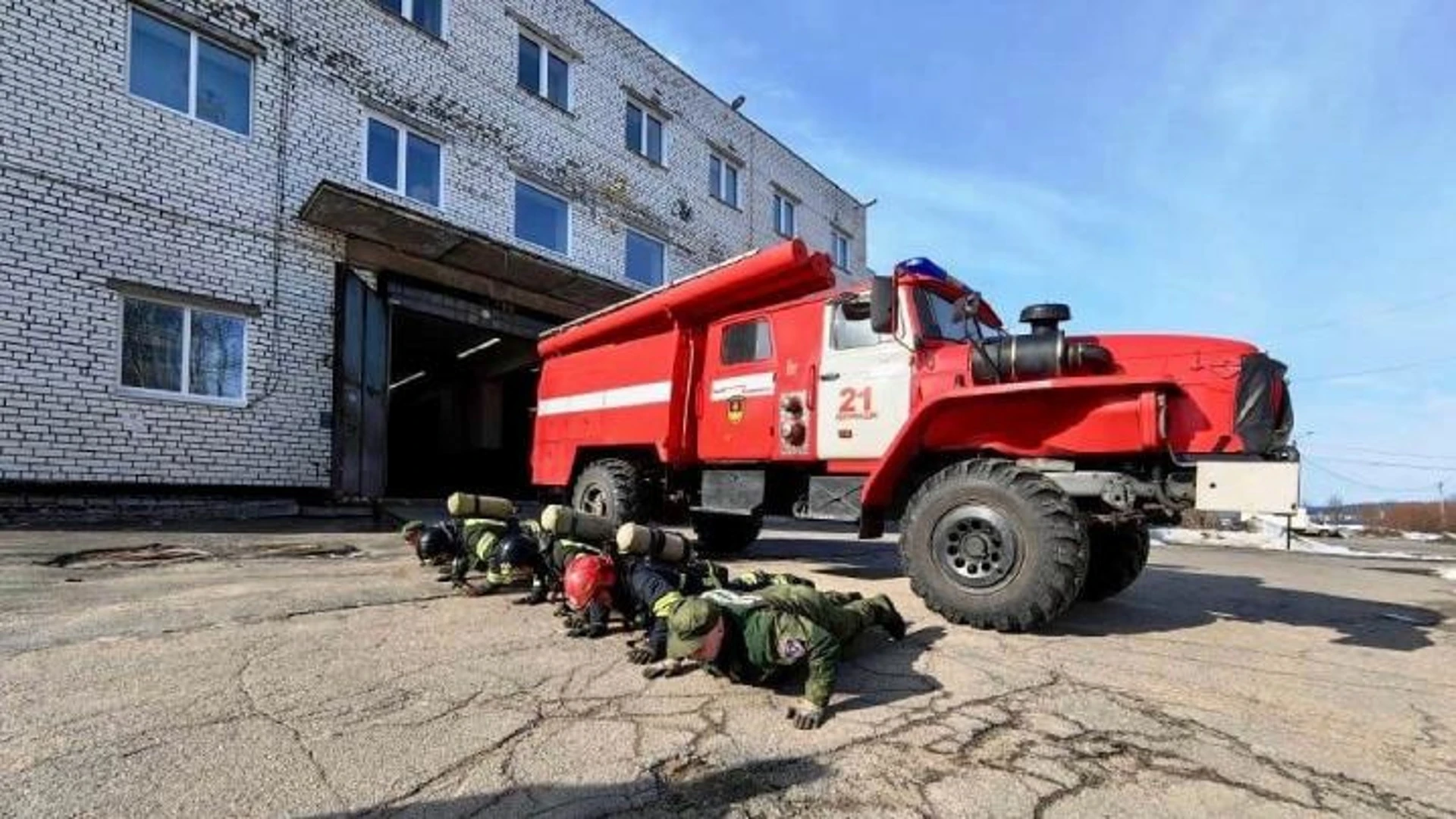 Пожарные Мурманской области присоединились к всероссийской акции "Рекорд Победы"