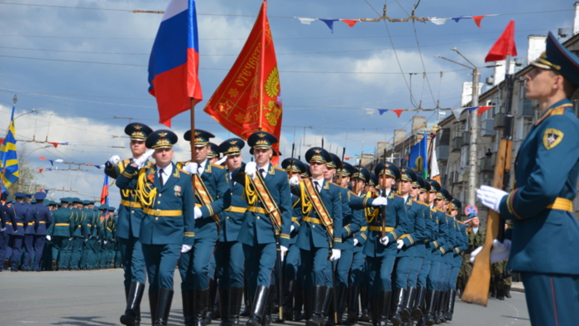 Парад в честь Дня Победы прошел в Иванове