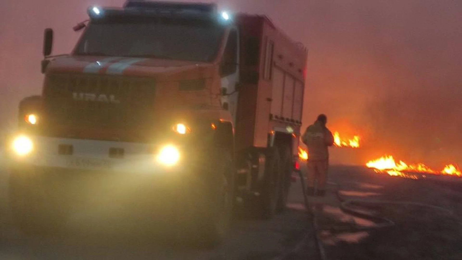 Один человек погиб и двое пострадали при тушении лесного пожара под Тюменью