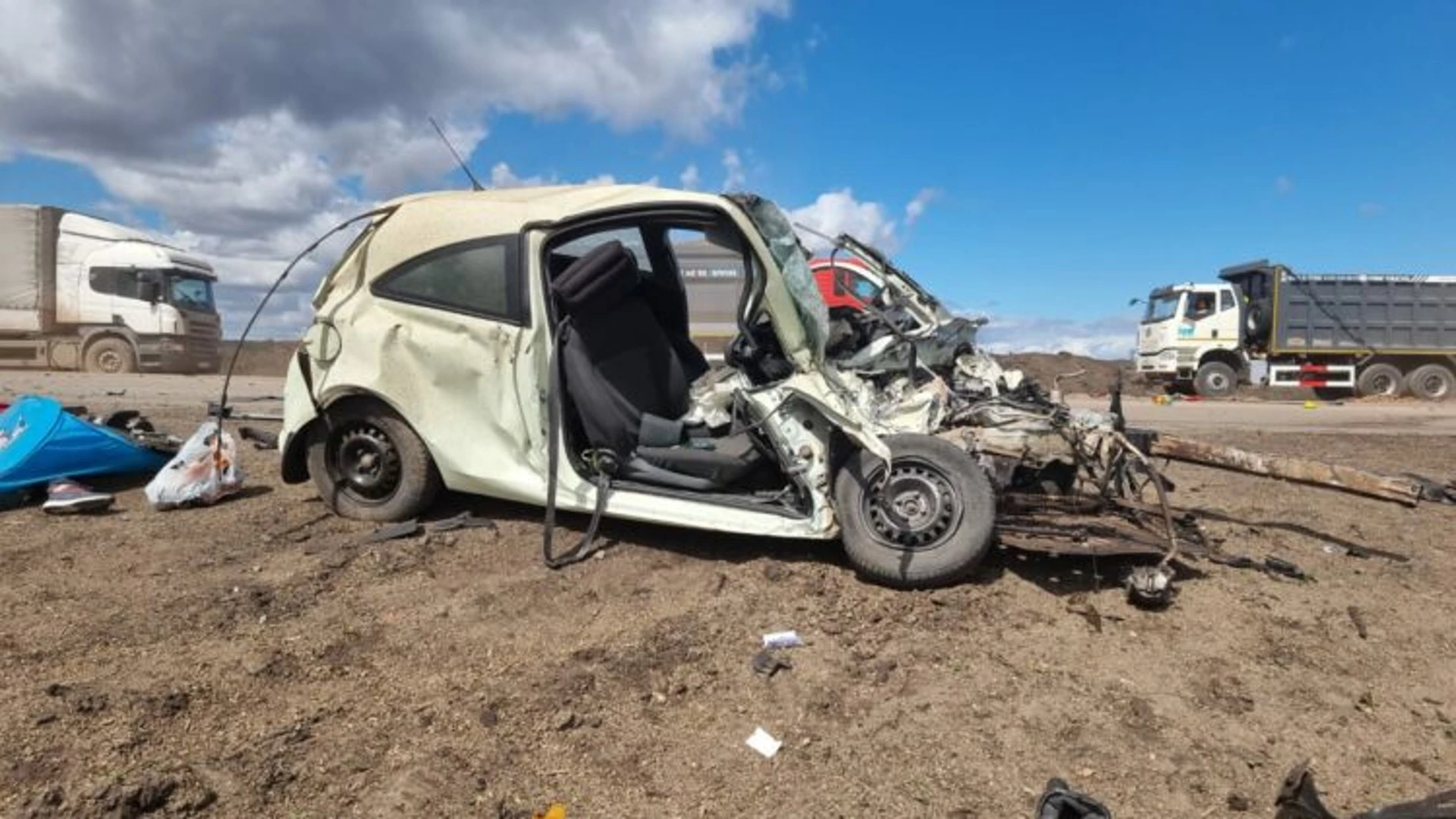 В Татарстане в ДТП с самосвалом и грузовиком скончалась женщина и пострадали дети