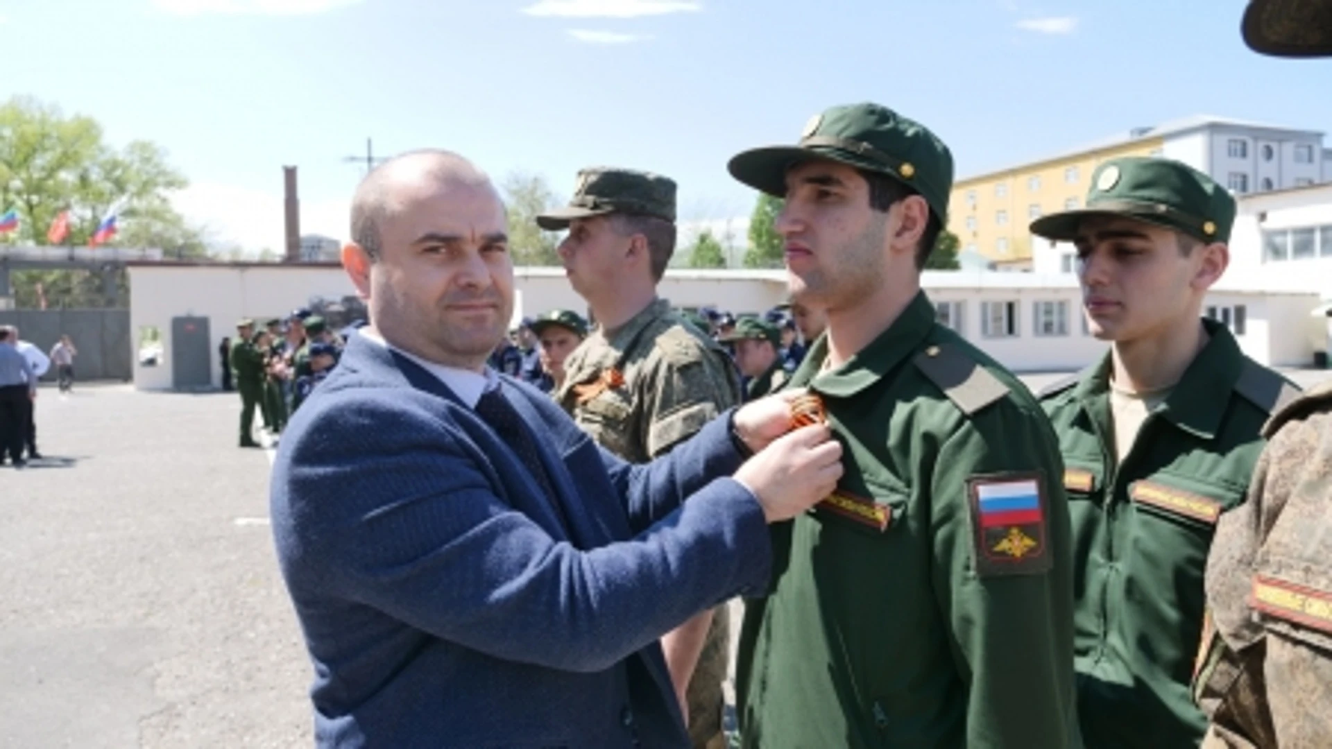 В республиканском сборном пункте прошла всероссийская акция "Георгиевская лента"