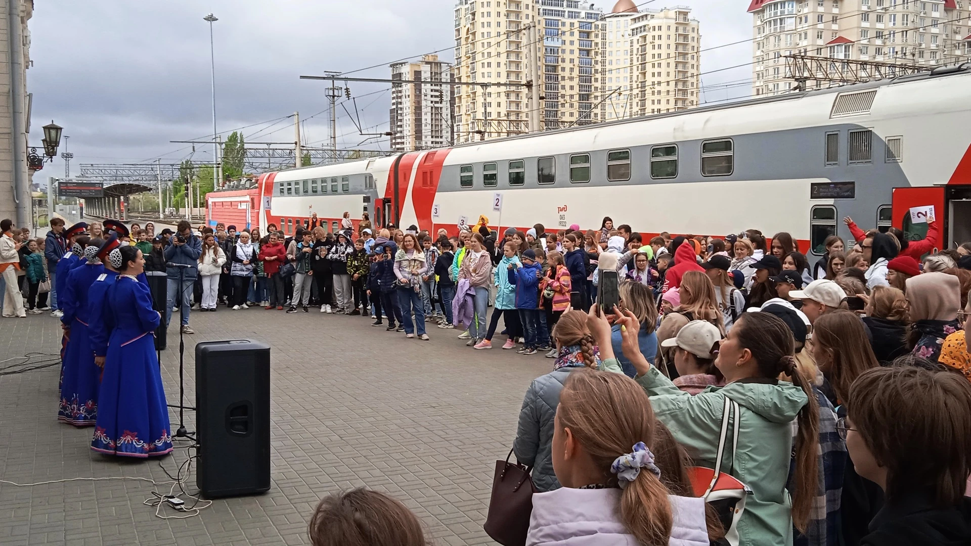 В Волгоград на туристическом поезде прибыли более 600 школьников из Самарской области