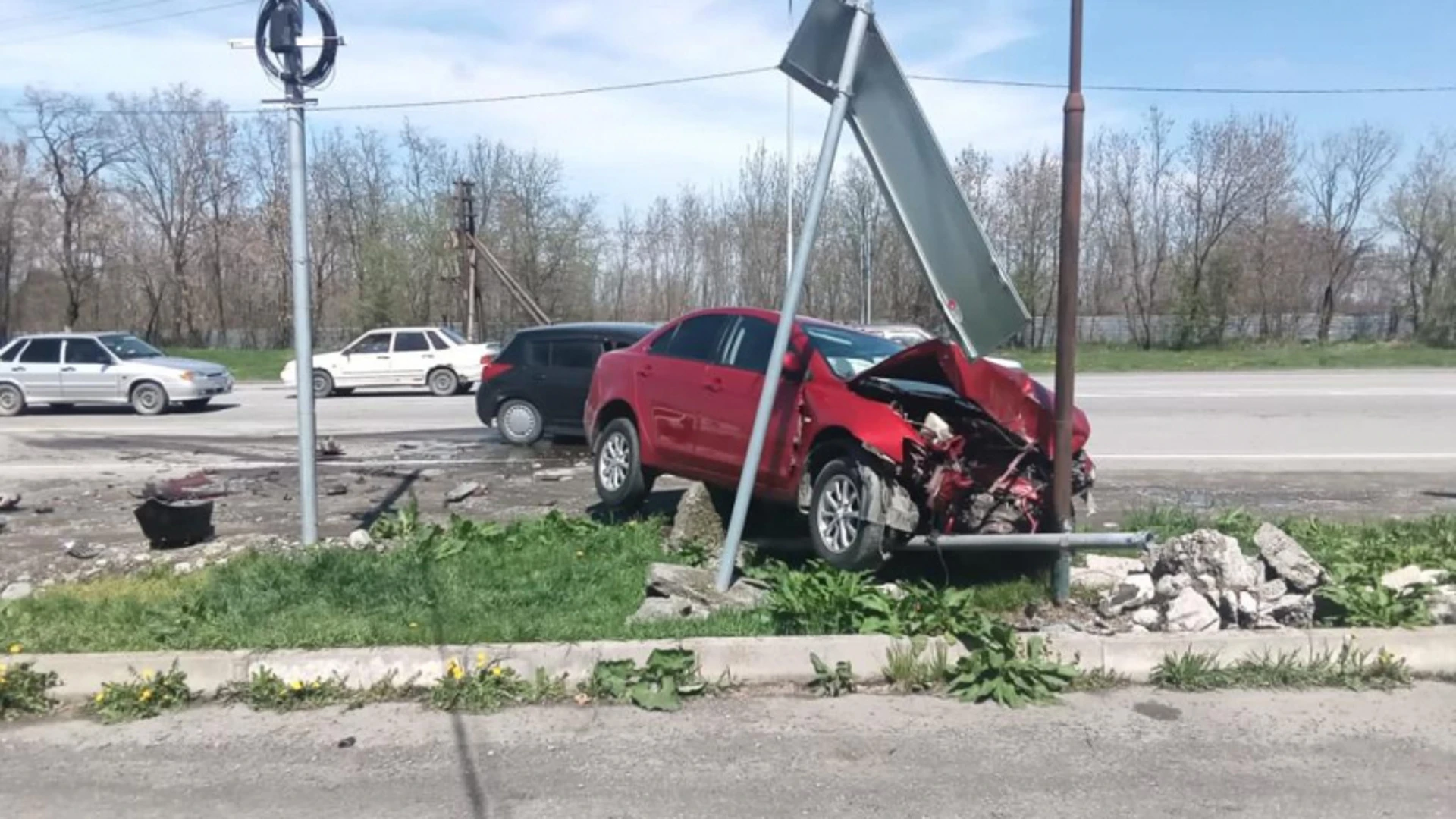 В Северной Осетии устанавливаются причины ДТП, в результате которого пострадали 3 несовершеннолетних.