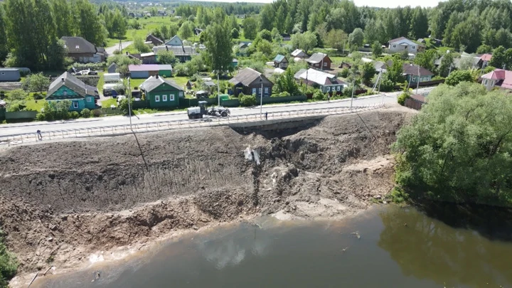 Вести. Ярославль Недавно был ремонт: в Диево-Городище осыпается укрепленный берег