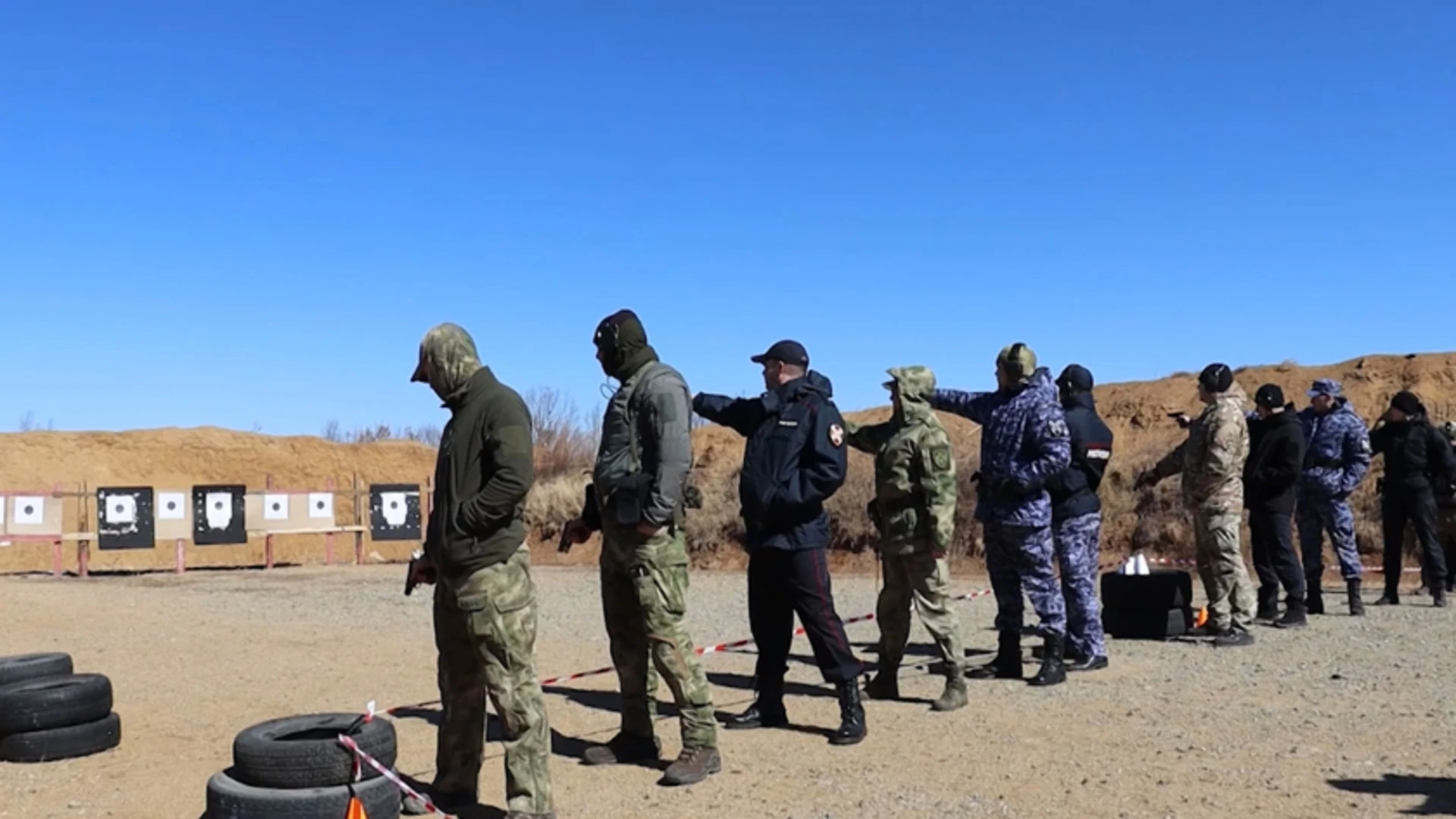 Амурские силовики участвуют в соревнованиях по стрельбе