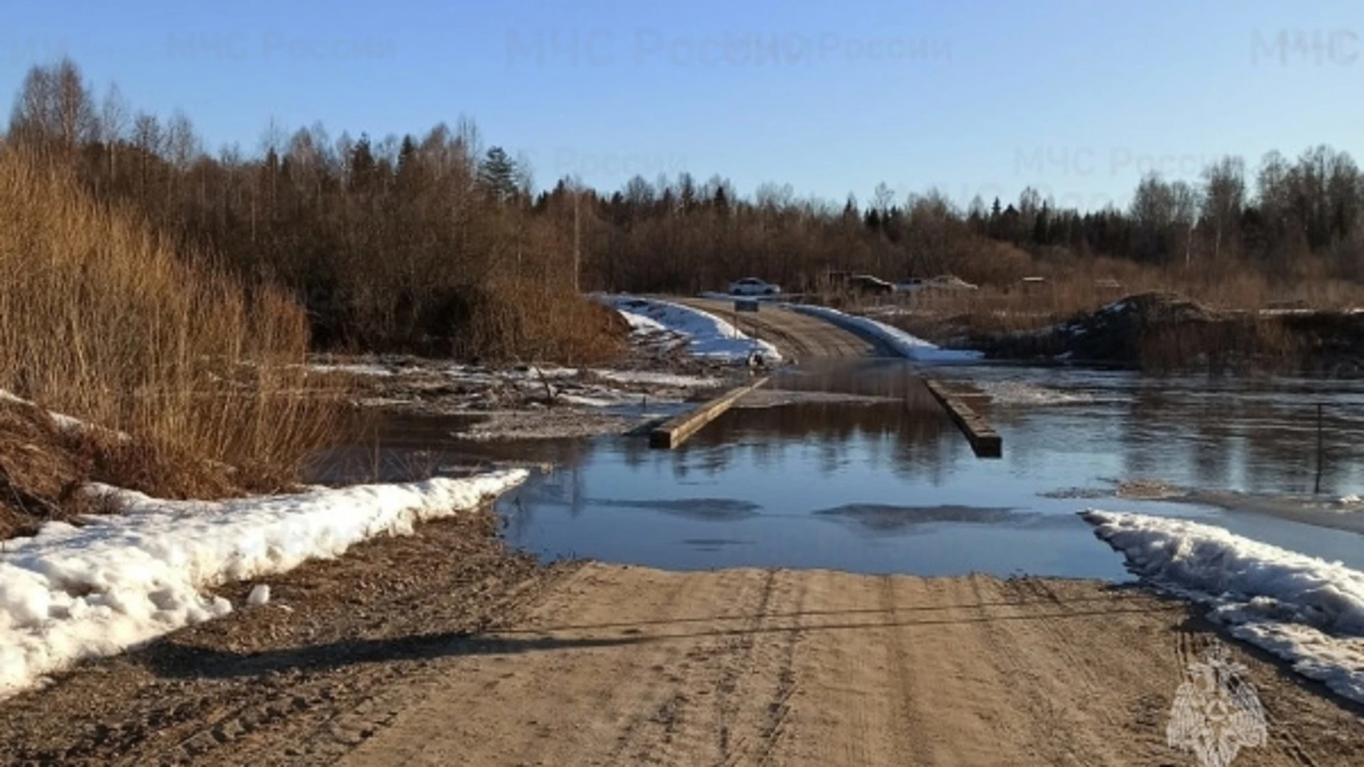 В Костромской области половодьем подтопило еще один низководный мост