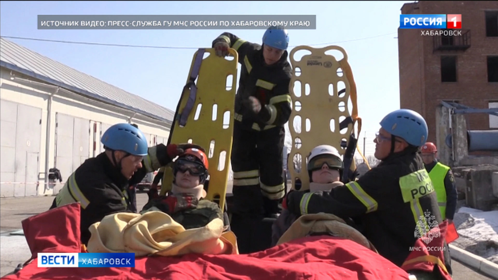 Успеть в "золотой час": состязания по ликвидации ДТП прошли в Хабаровске