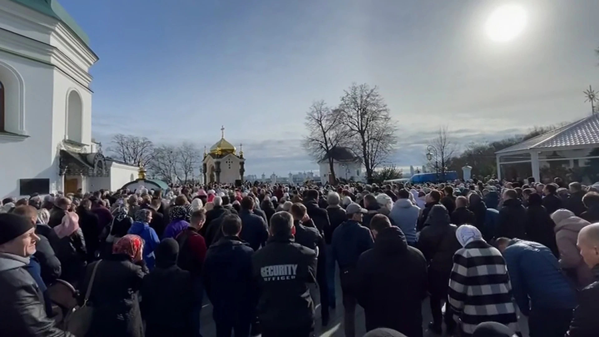 Монахи Киево-Печерской лавры пошли в суд