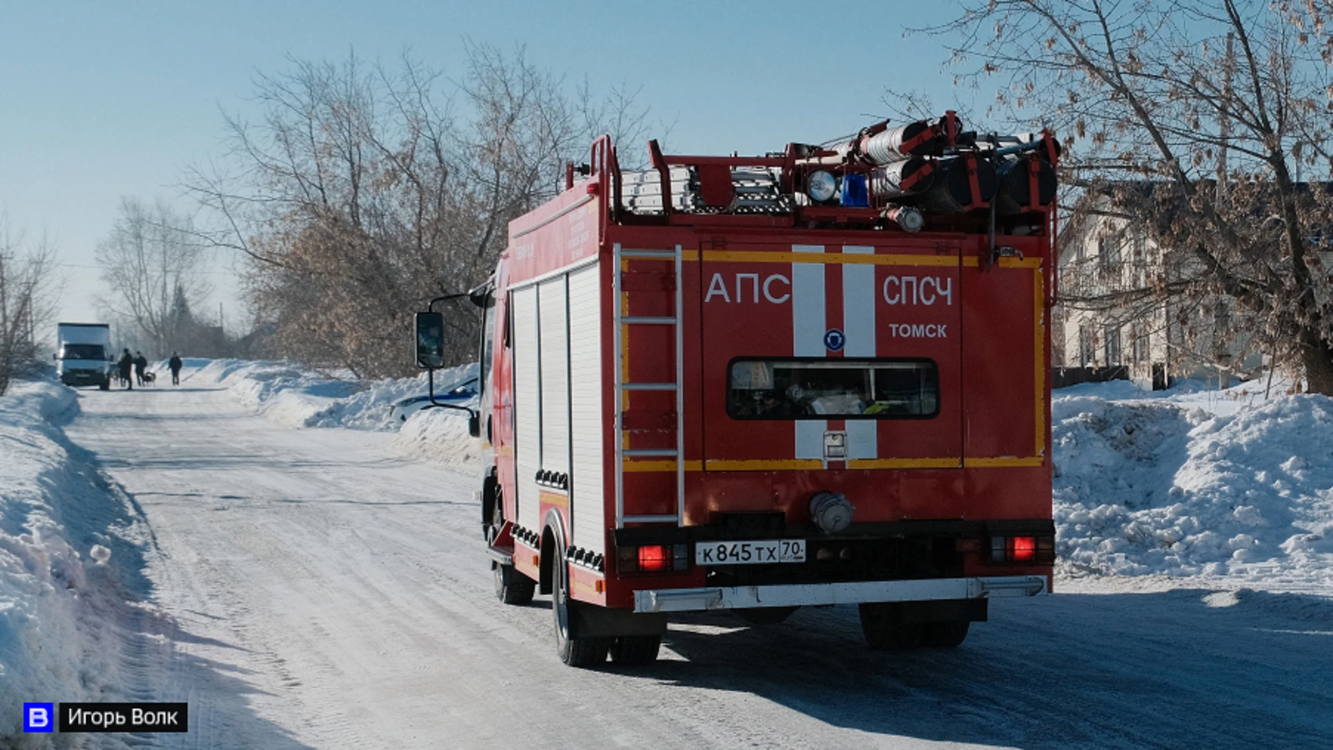 Мальчика с ожогами ног увезли в больницу после пожара в пятиэтажке в томском селе