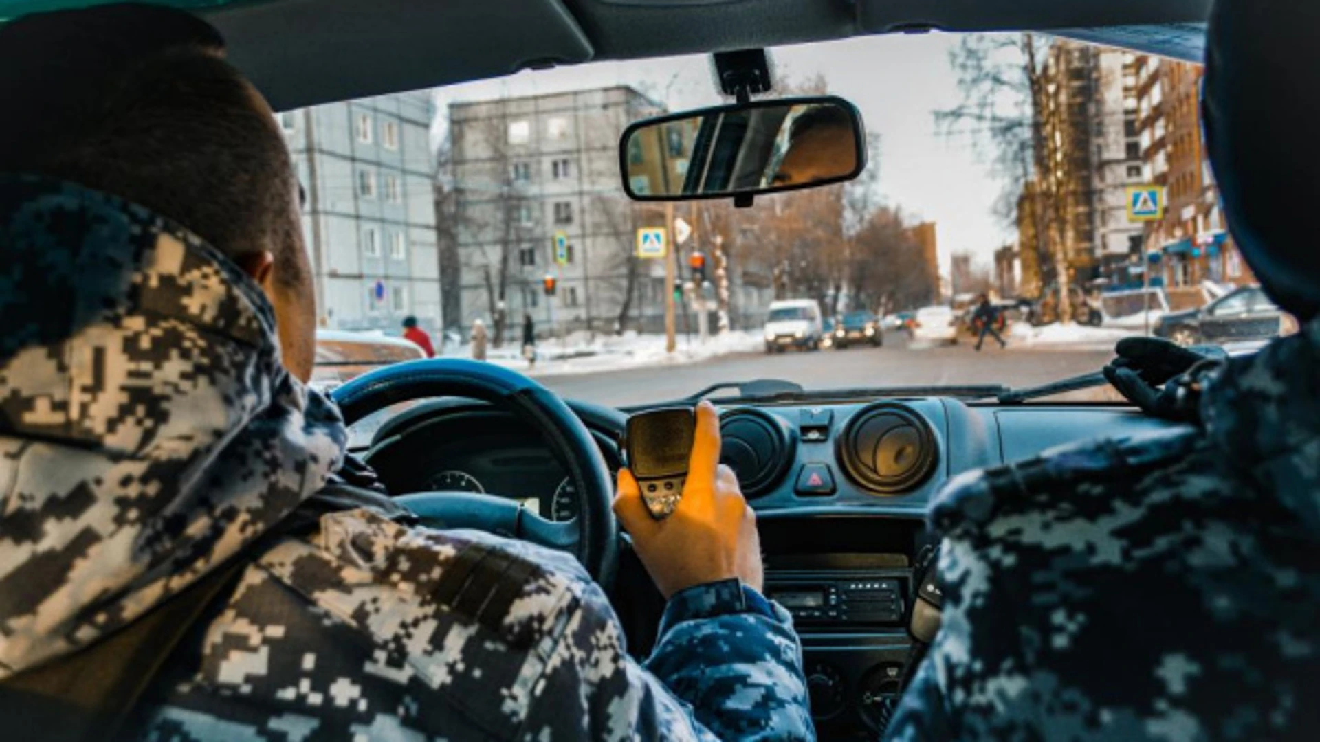 В Сыктывкаре росгвардейцы задержали нарушительниц, испортивших имущество кафе