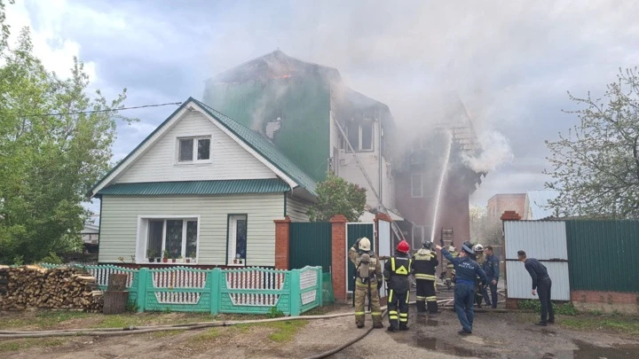 ЧП Две женщины и годовалый ребенок погибли на пожаре в Ижевске. Видео