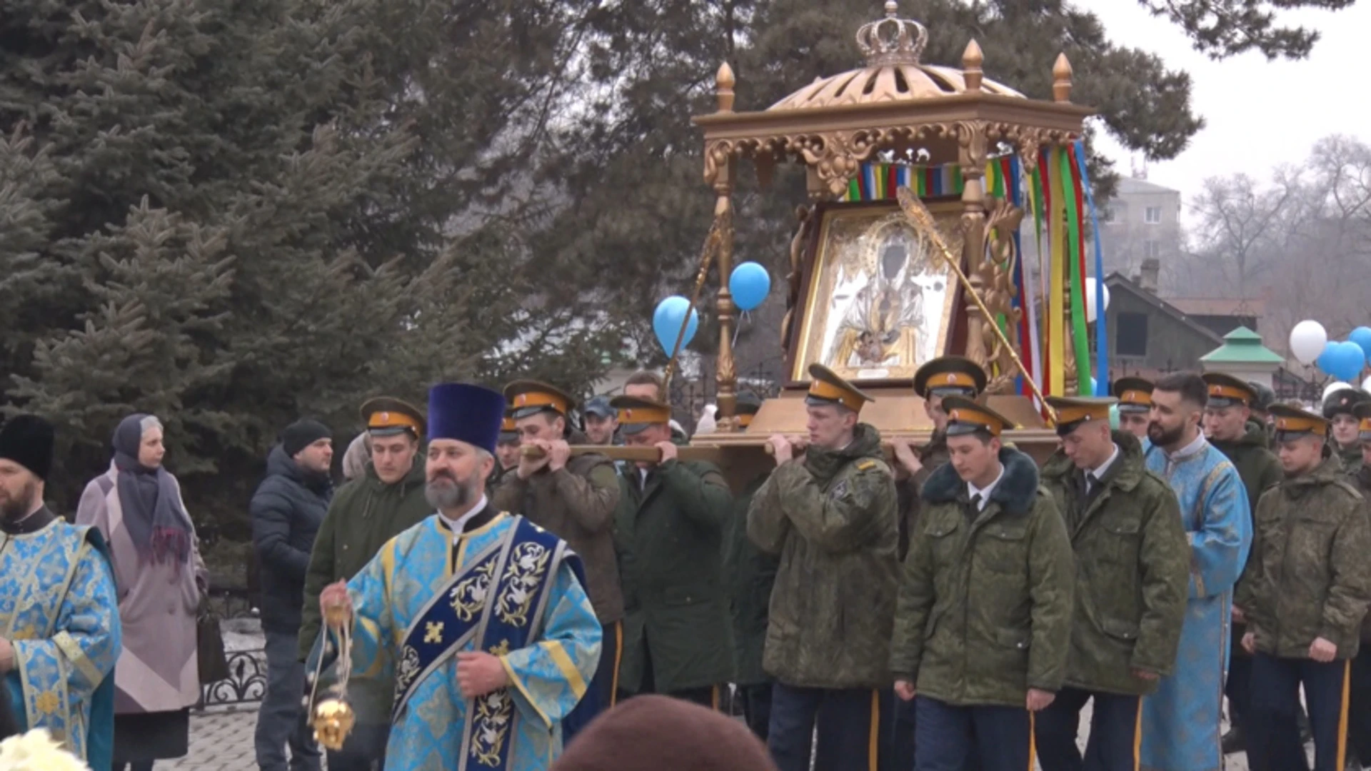 Крестный ход с молитвами о мире и любви состоялся в Благовещенске