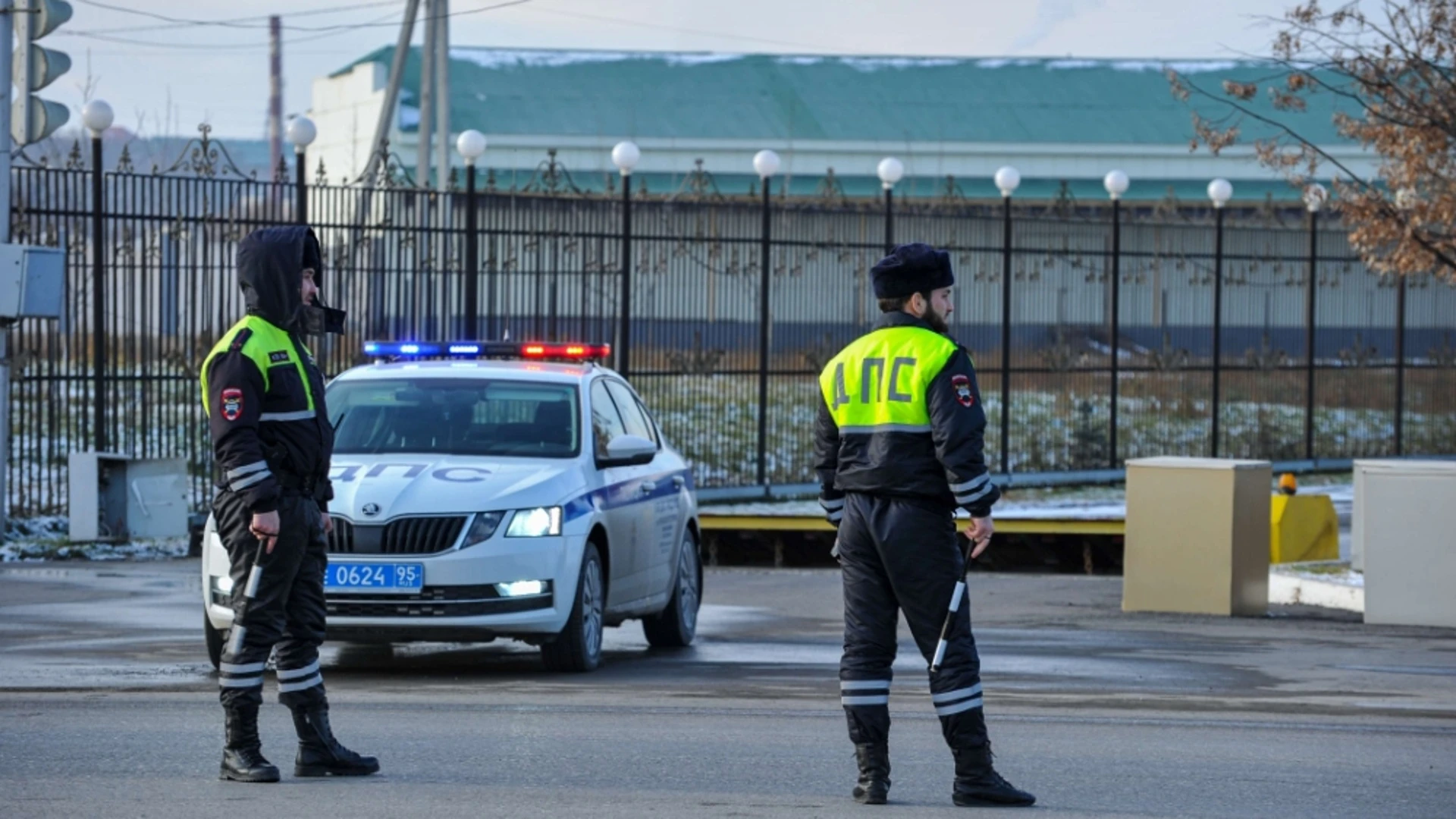 В ЧР выявляют водителей, не уступающих дорогу служебным машинам