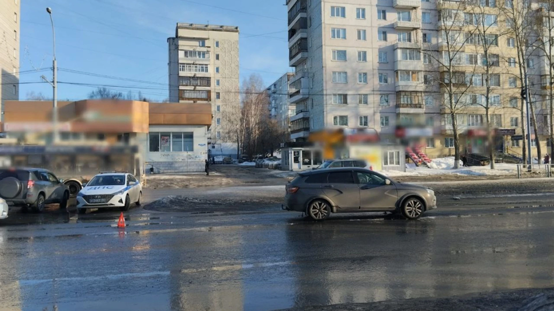 Водитель Lada Vesta сбил женщину, перебегавшую проспект Мира в Томске