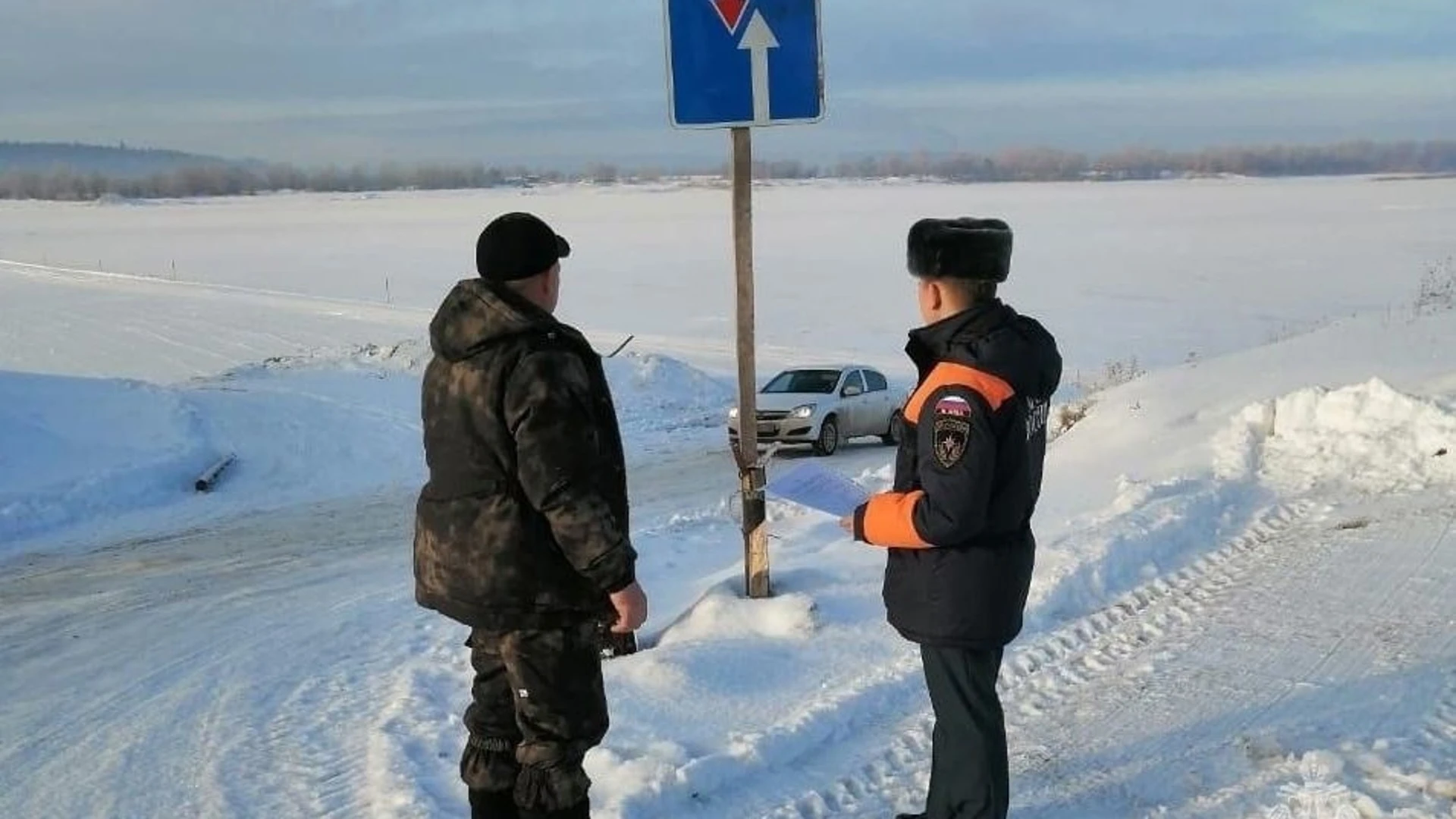 Грузоподъемность ледовой переправы Борок – Сарапул через Каму снизили до 8 тонн