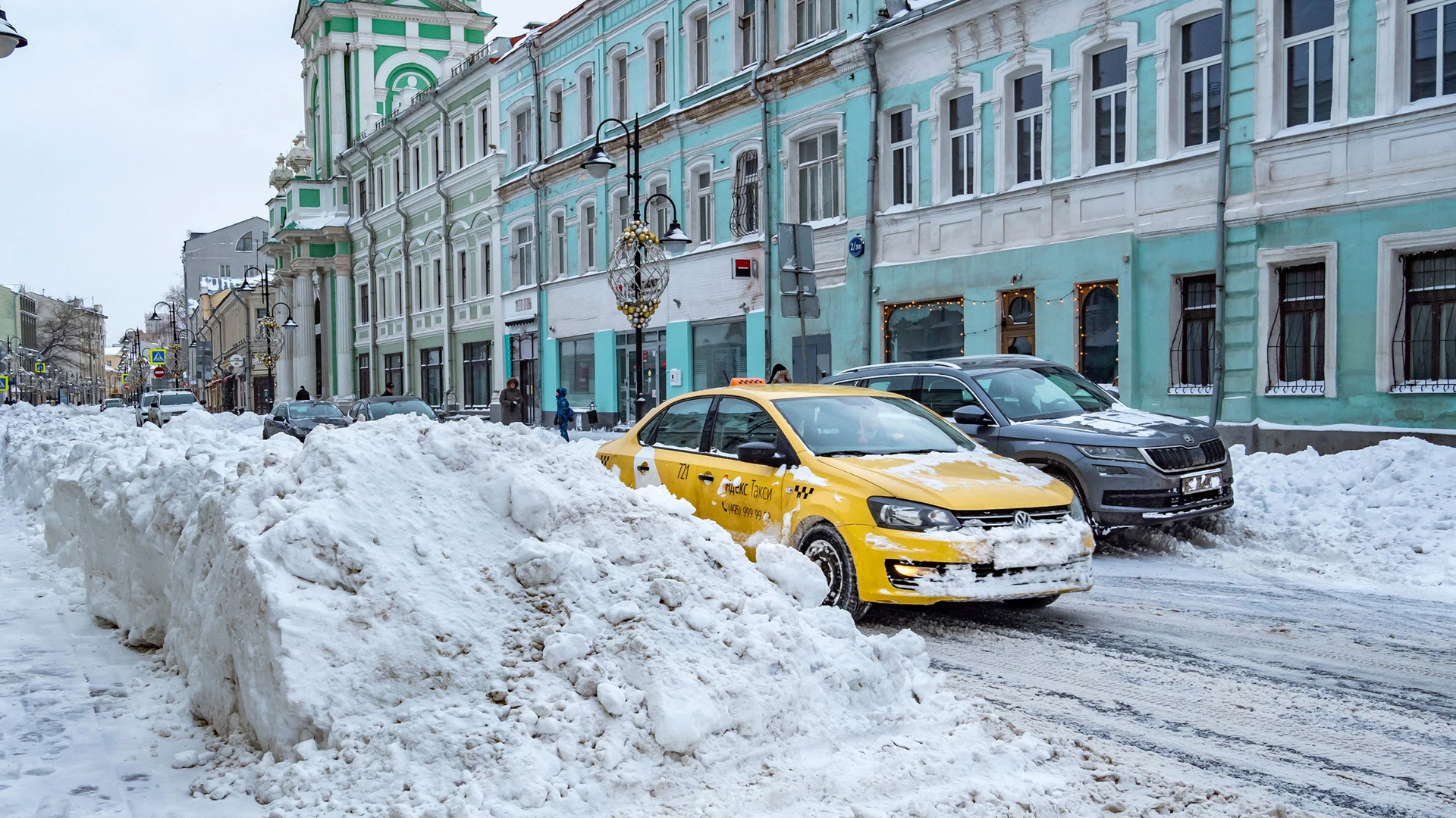 Вступили в силу изменения, касающиеся ПДД и такси