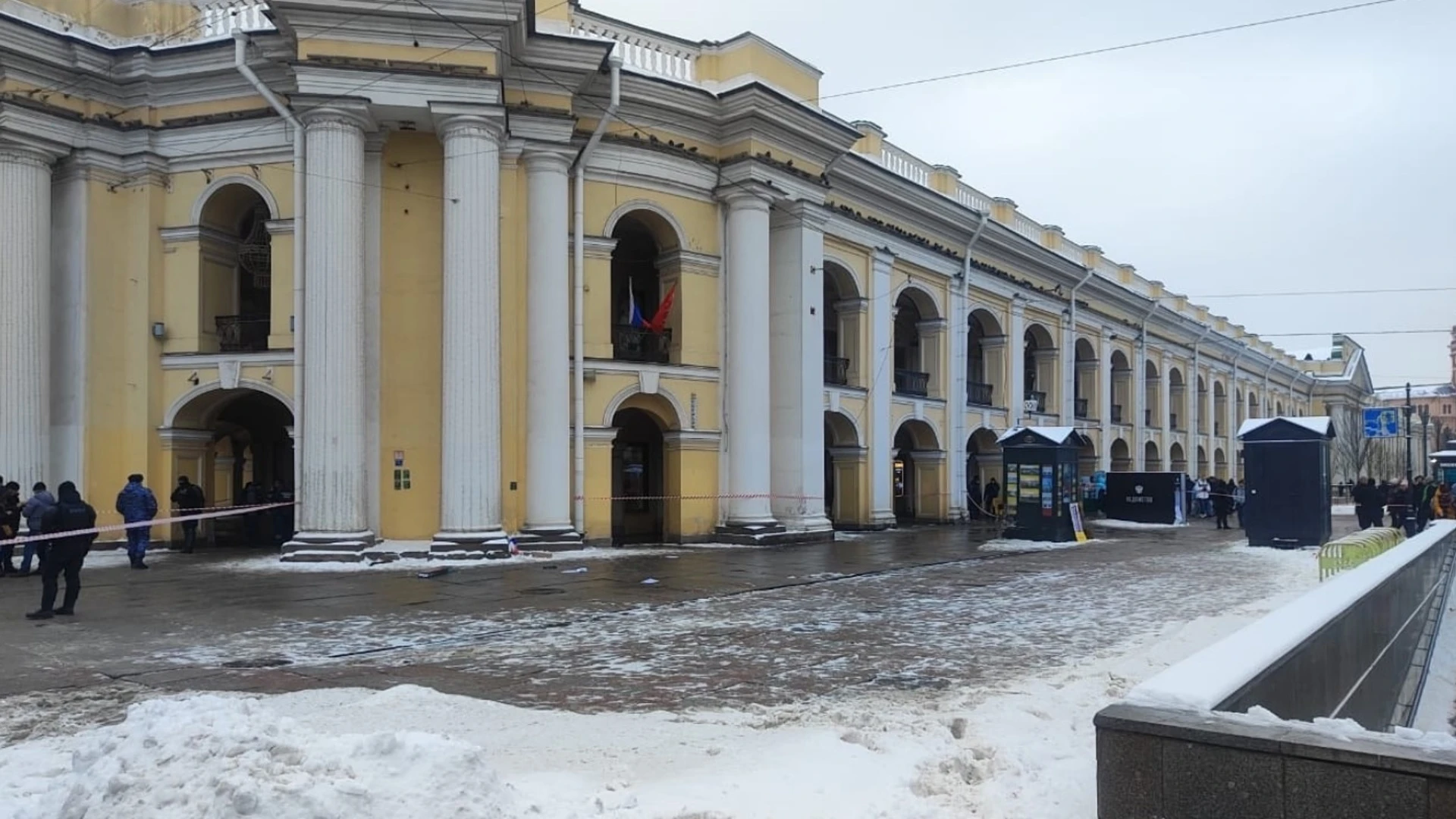 В центре Петербурга тяжело ранен сотрудник ОМОН