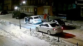 In Uljanowsk hat ein ausländischer Taxifahrer die Passagiere mit einem Schlagstock verprügelt.