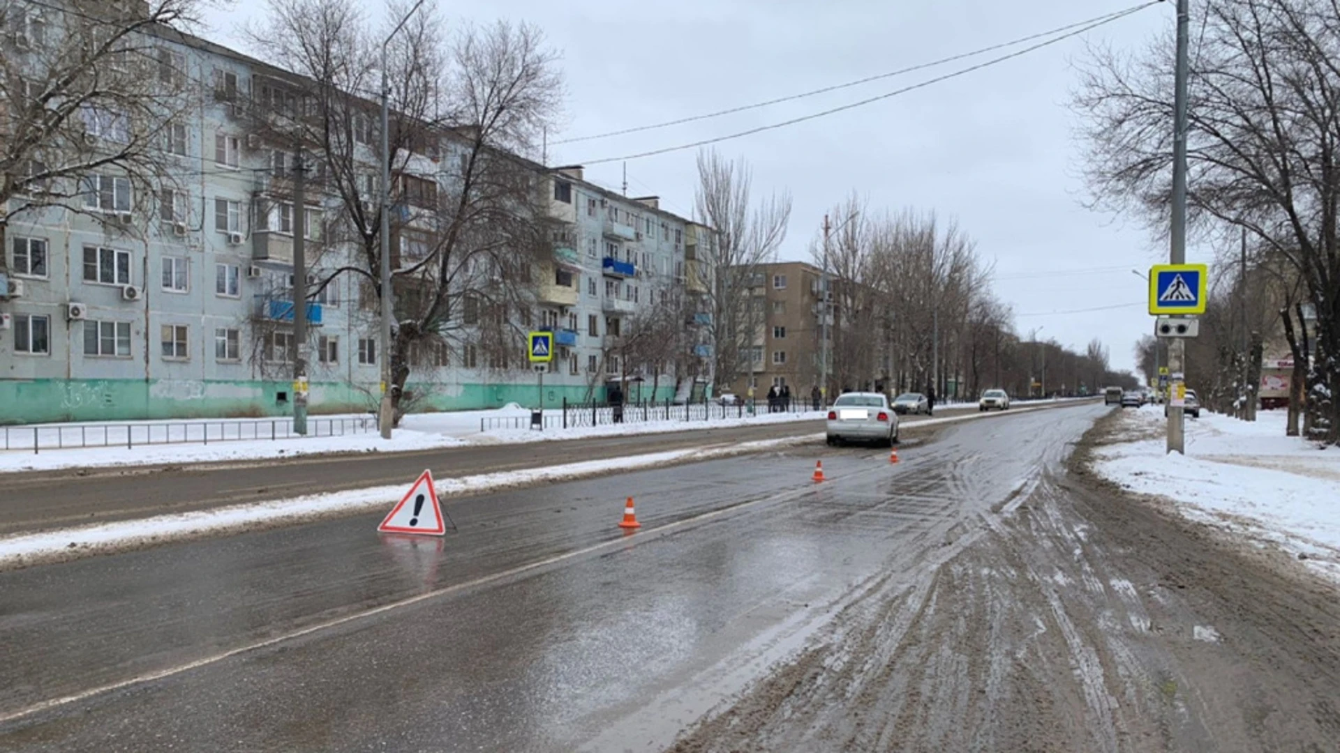 В Астрахани водитель без прав сбил на пешеходном переходе двух подростков